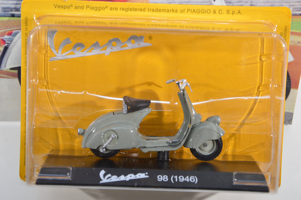 Vespa 98 1946 scala 1:18 con fascicolo Vespa collection 1 die cast