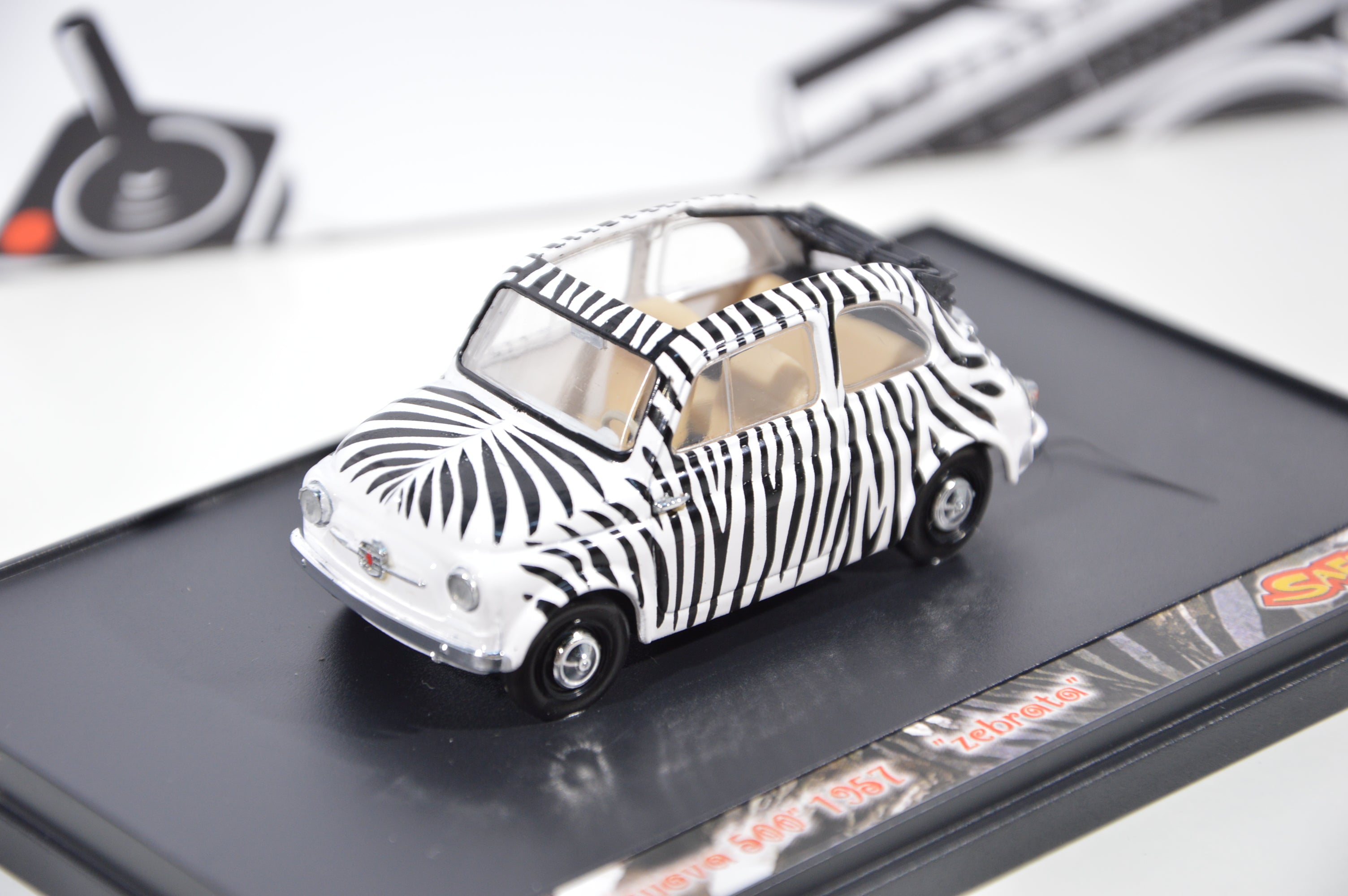 Fiat Nuova 500 1957 Zebrata Safari Park Brumm scala 1:43 die cast model