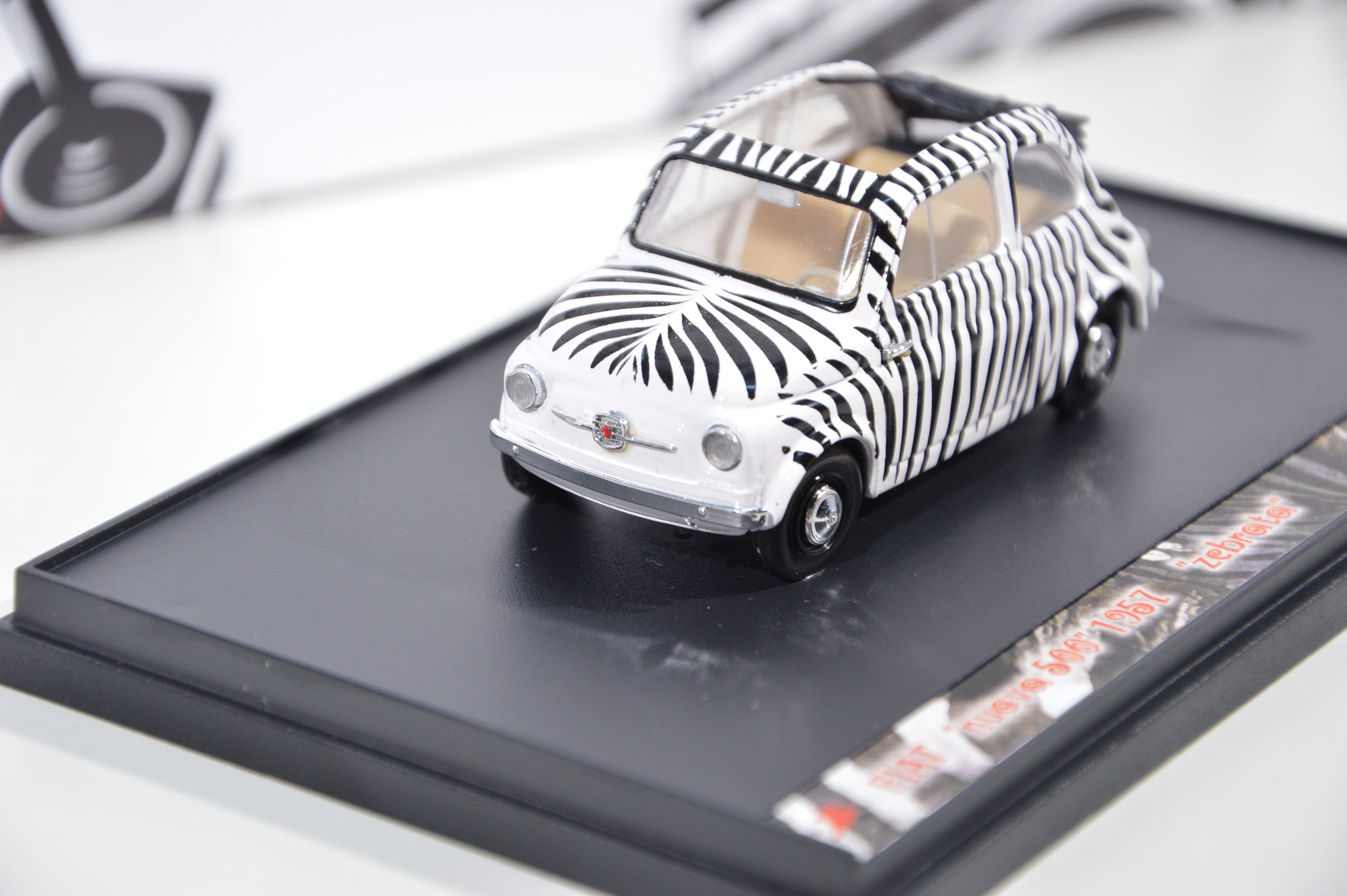 Fiat Nuova 500 1957 Zebrata Safari Park Brumm scala 1:43 die cast model