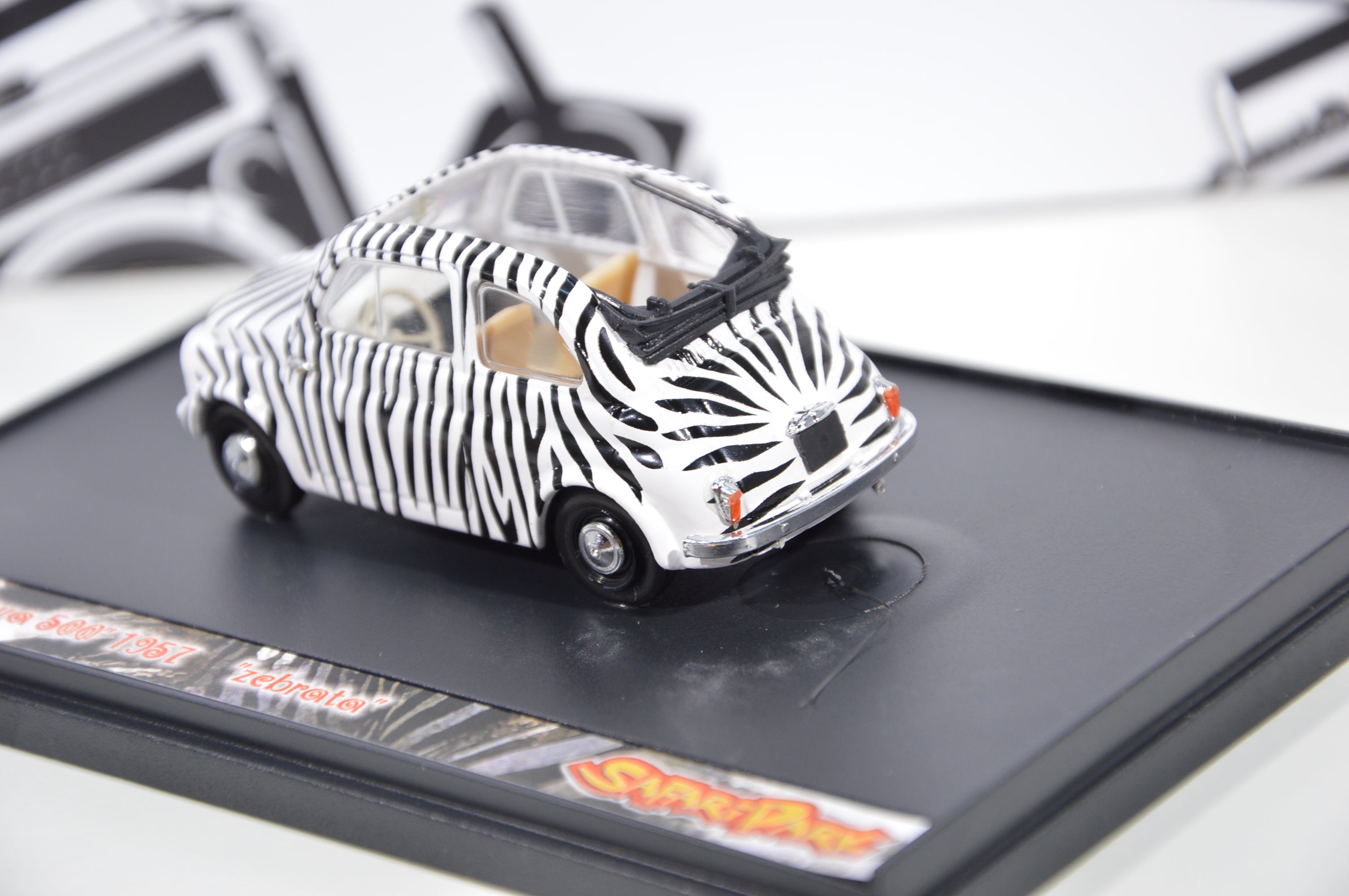 Fiat Nuova 500 1957 Zebrata Safari Park Brumm scala 1:43 die cast model