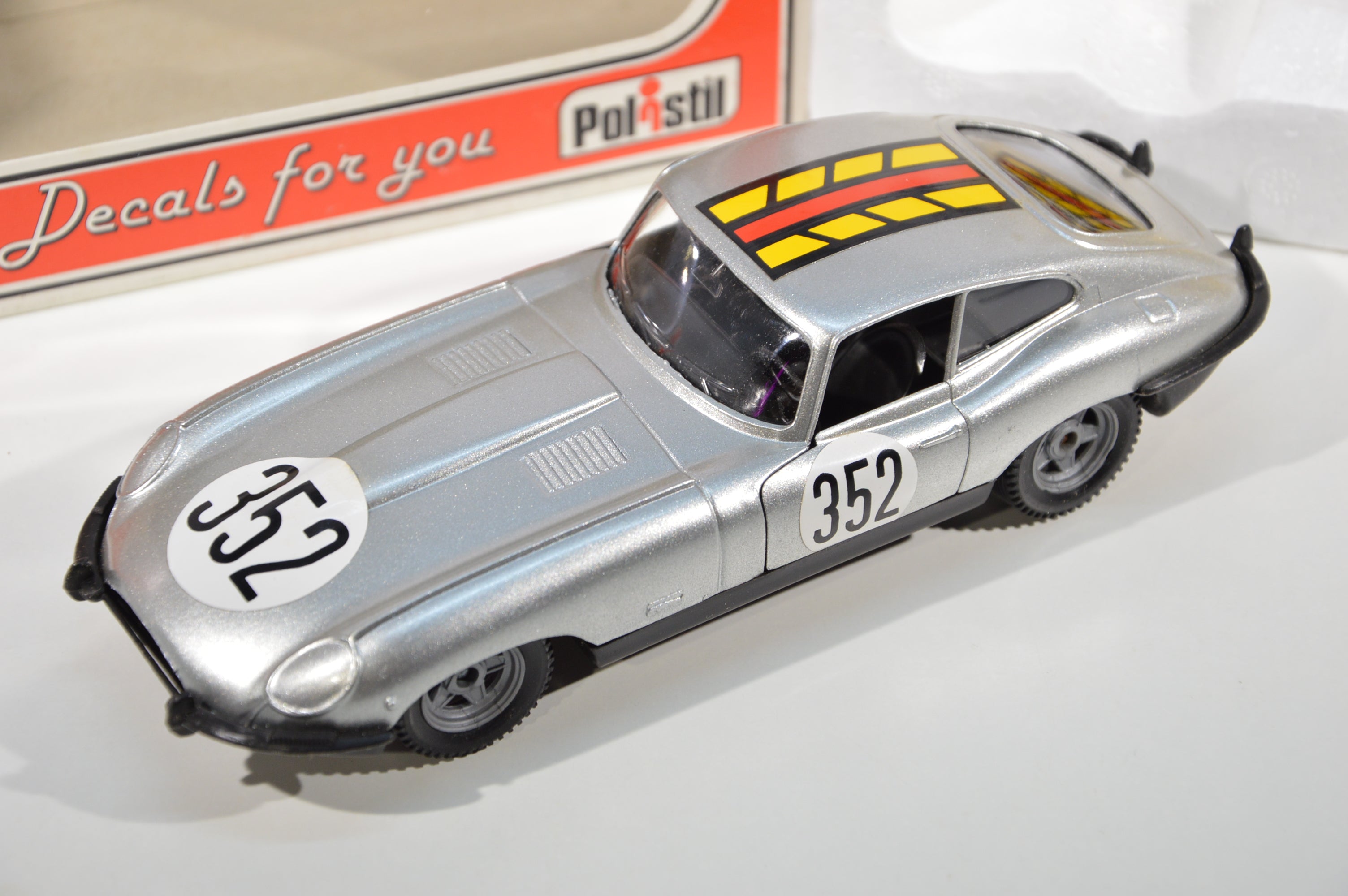 Jaguar XK-E 4.2 litre Polistil scala 1:25 die cast Decals for you