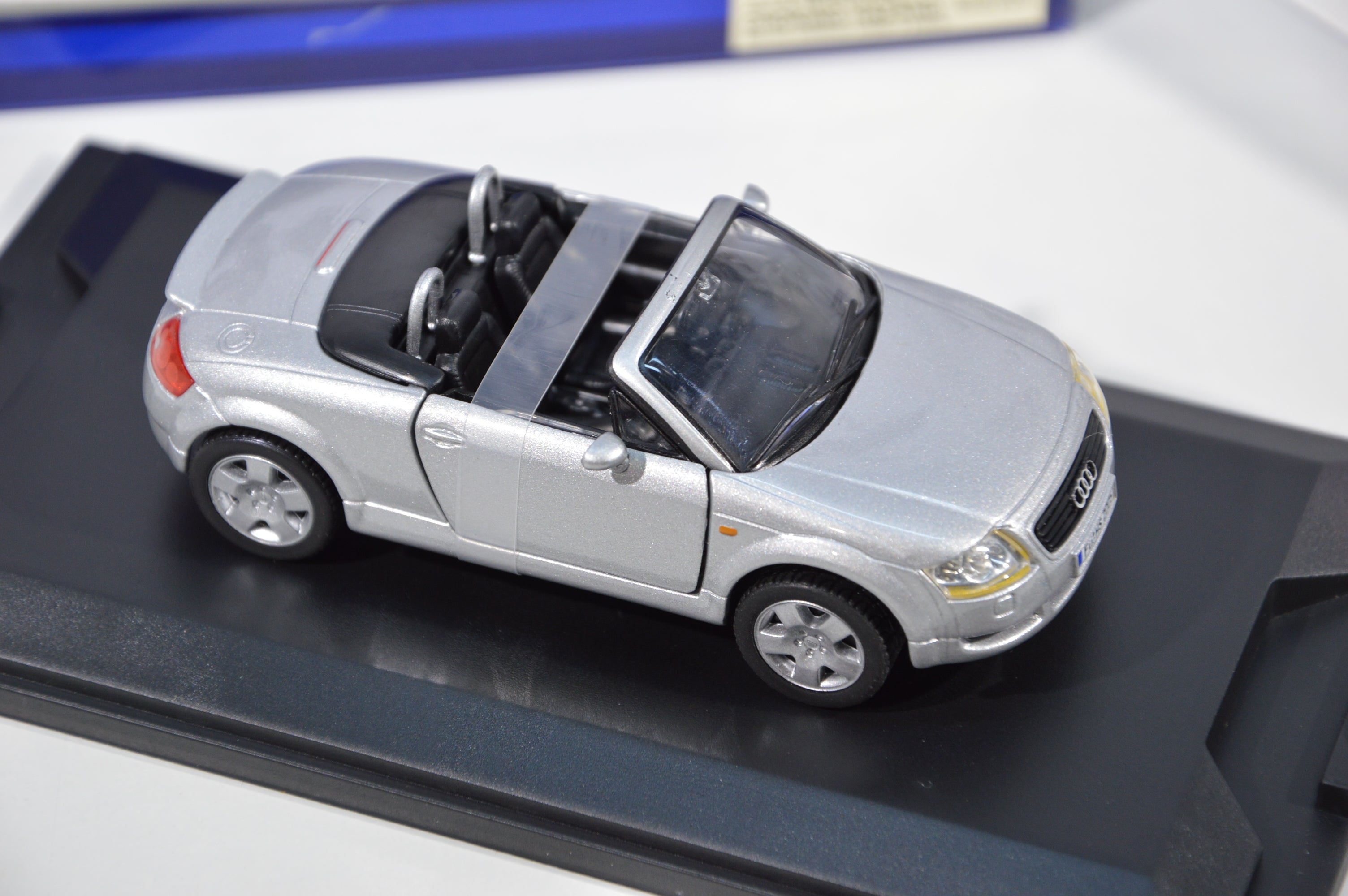 Audi TT roadster High Speed scala 1:43 die cast pari al nuovo