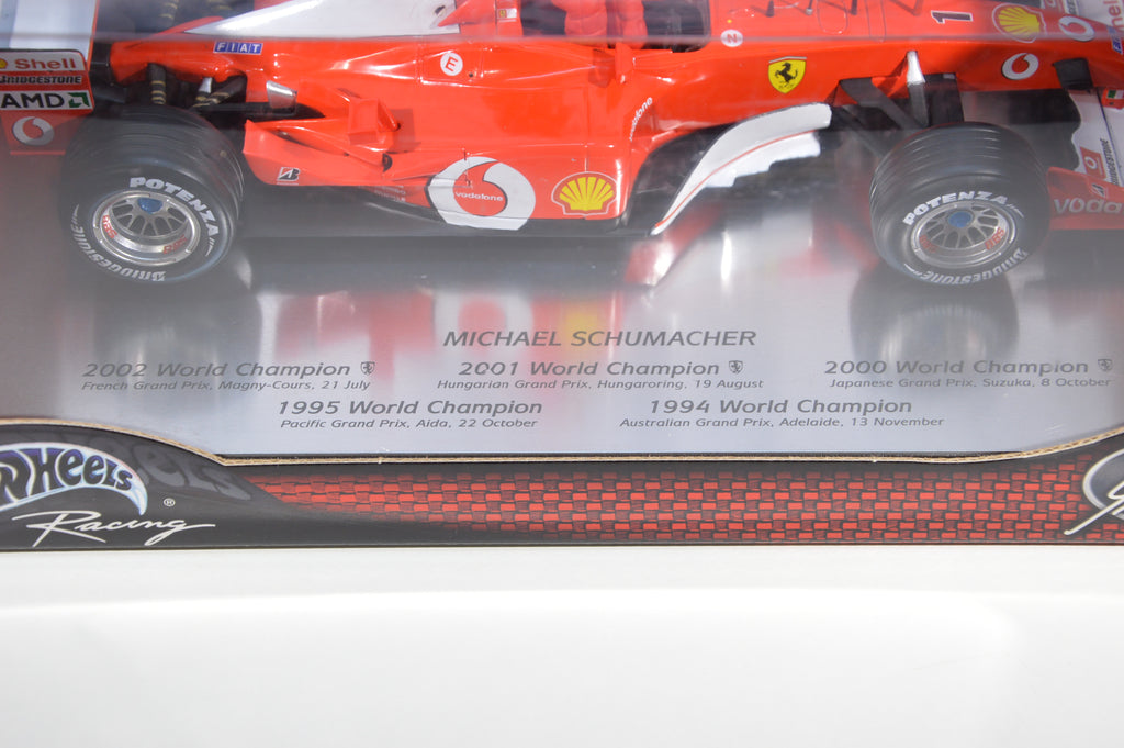 Ferrari F2002 Michael Schumacher 5 volte campione Hot Wheels scala 1:18