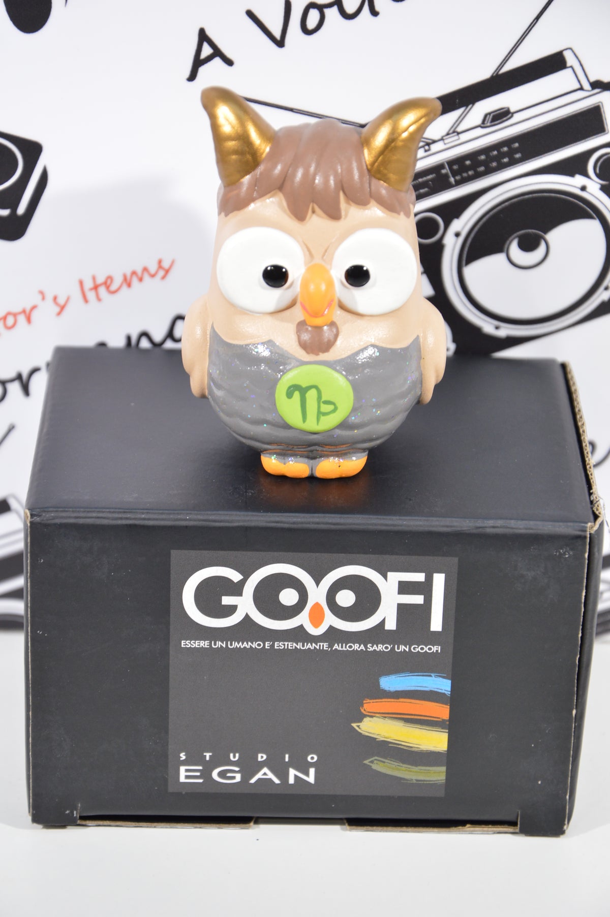 Goofi studio Egan Capricorno zodiaco idea regalo gufi da collezione in ceramica