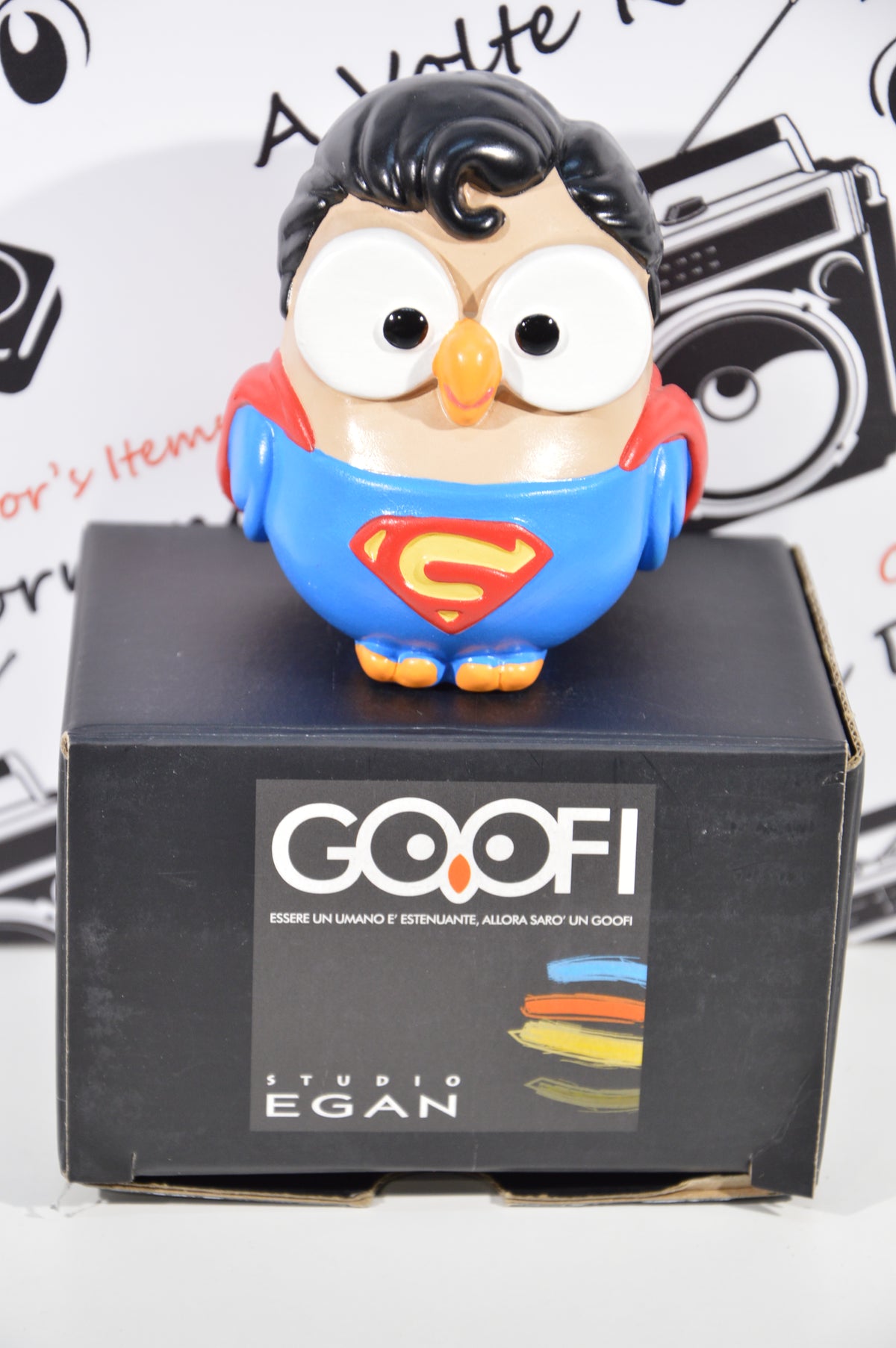 Goofi studio Superman idea regalo gufi da collezione in ceramica