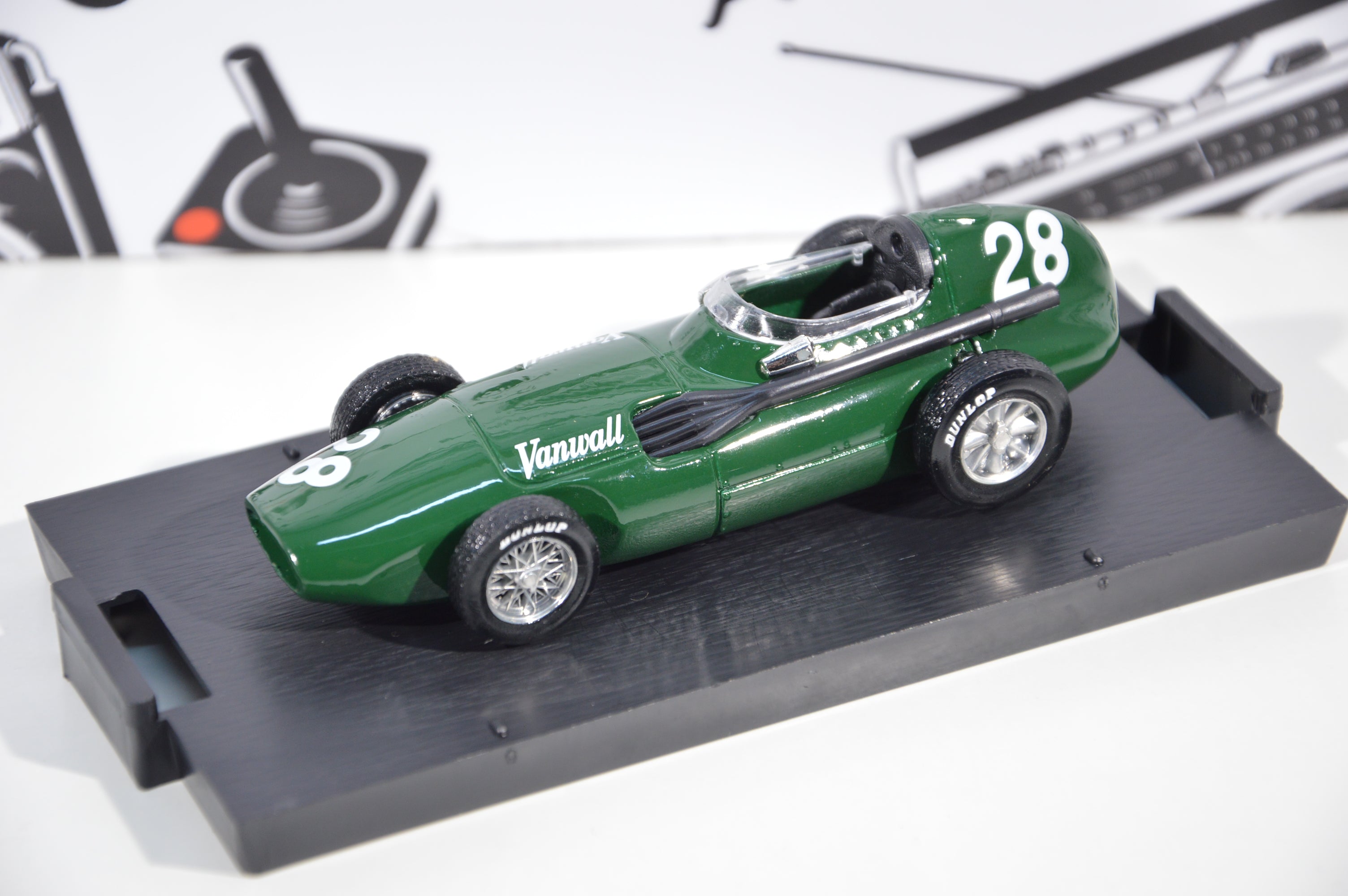 Vanwall F1 Striling Moss N° 28 Brumm