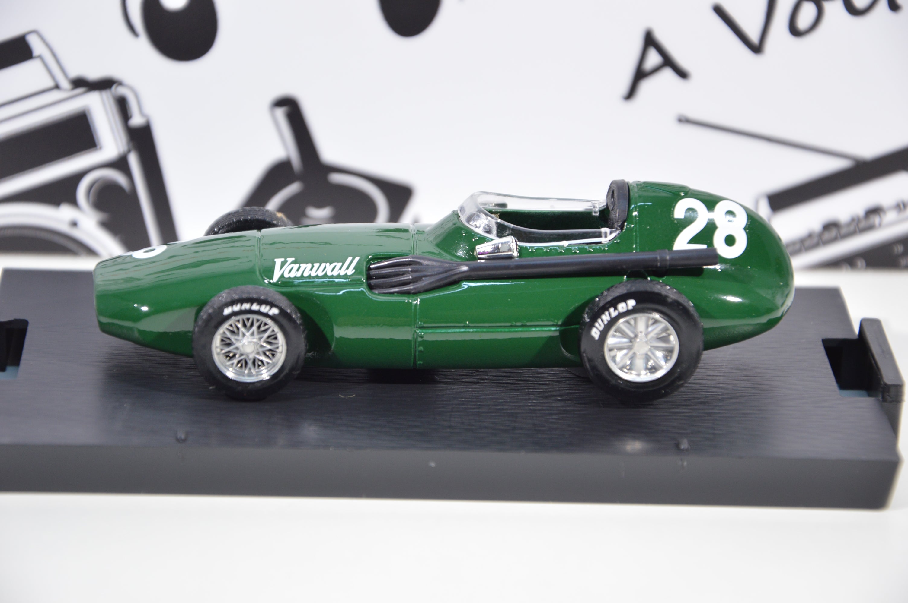 Vanwall F1 Striling Moss N° 28 Brumm