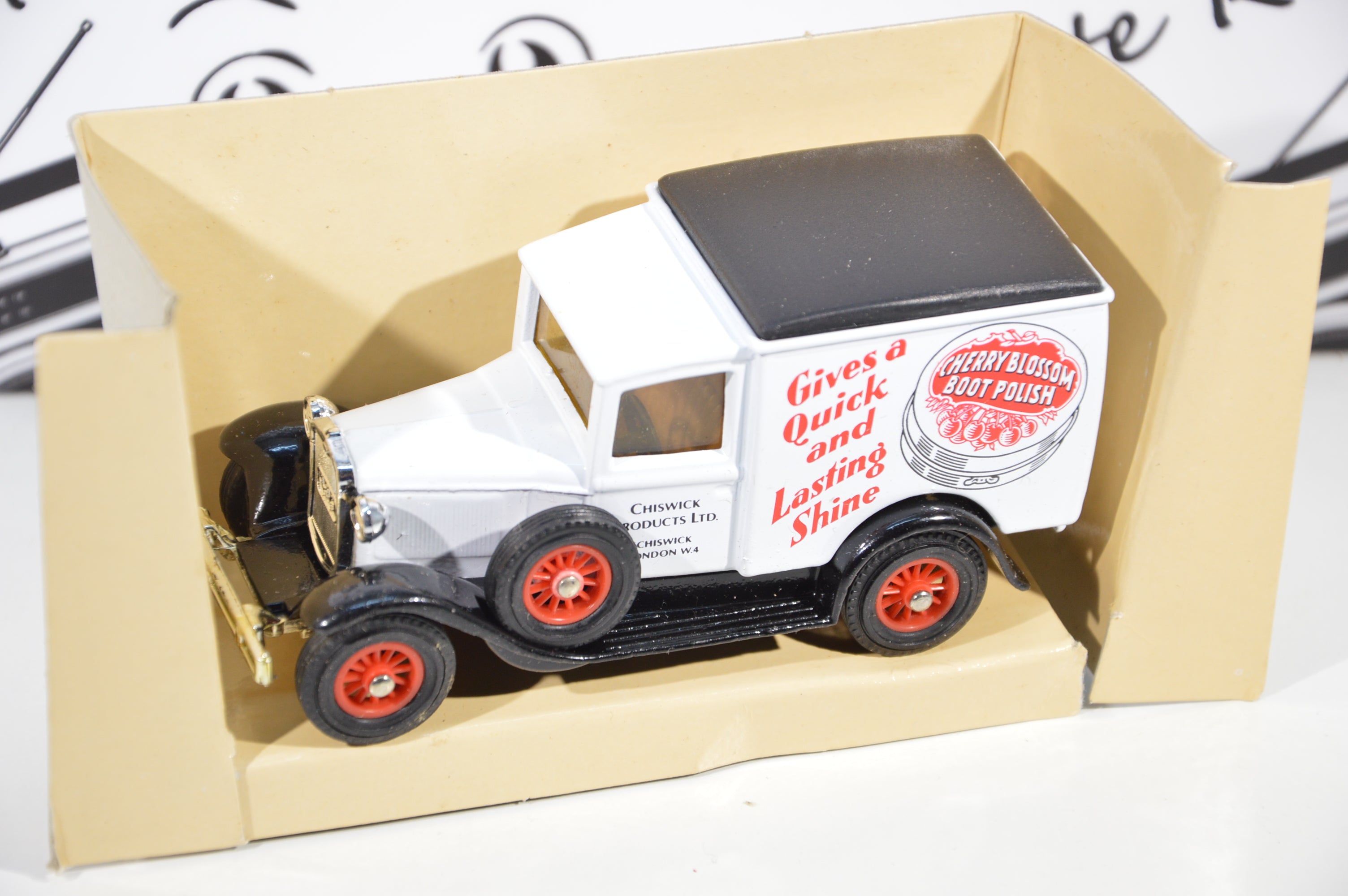Ford Van Model A Matchbox 1:40