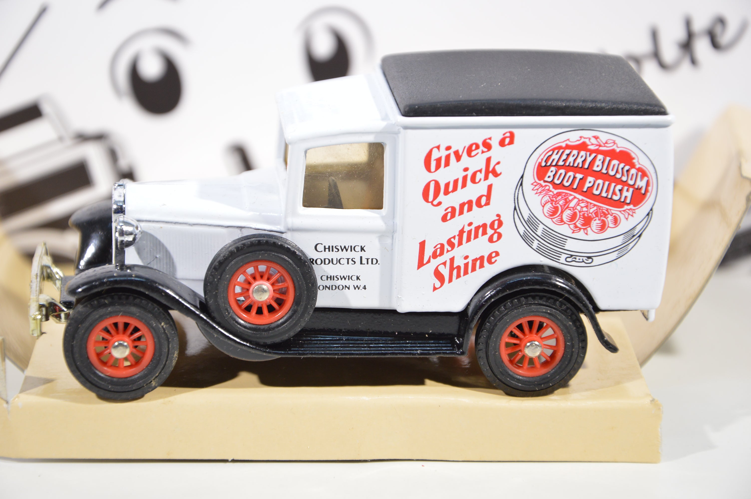 Ford Van Model A Matchbox 1:40