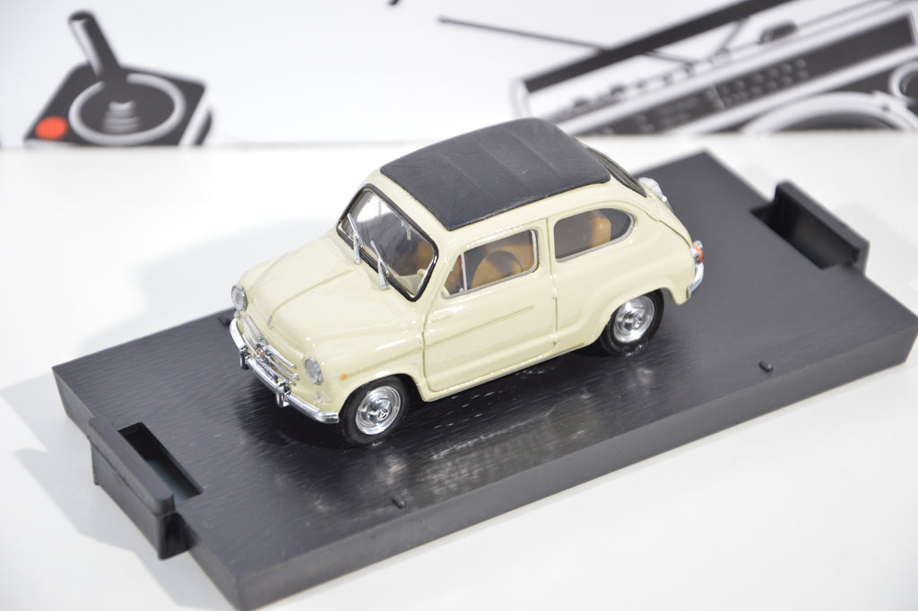 Fiat 600D trasformabile chiusa 1960 avorio 235 Brumm 1:43