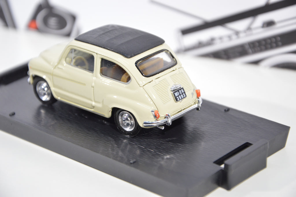 Fiat 600D trasformabile chiusa 1960 avorio 235 Brumm 1:43