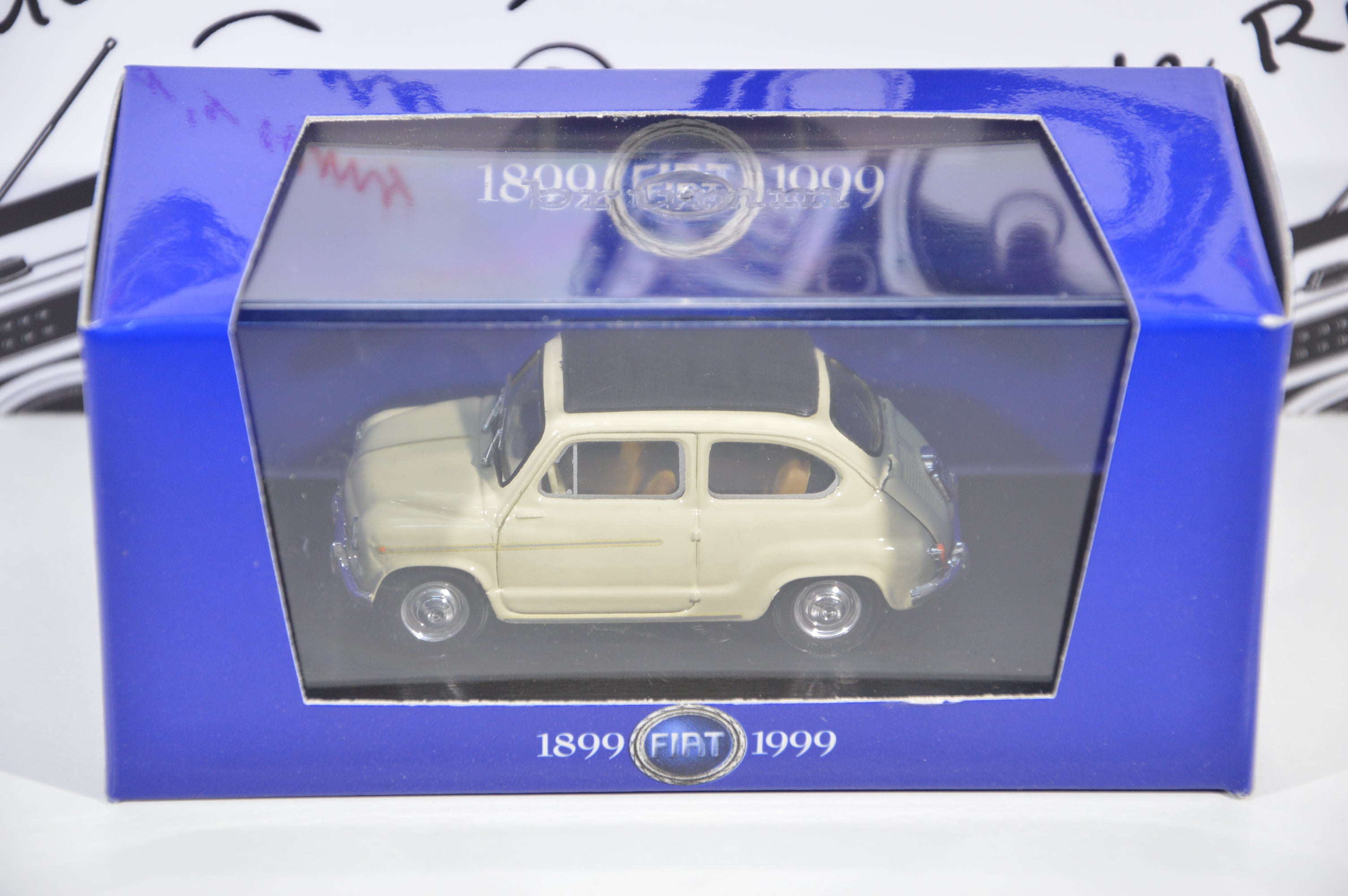 Fiat 600D trasformabile chiusa 1960 avorio 235 Brumm 1:43