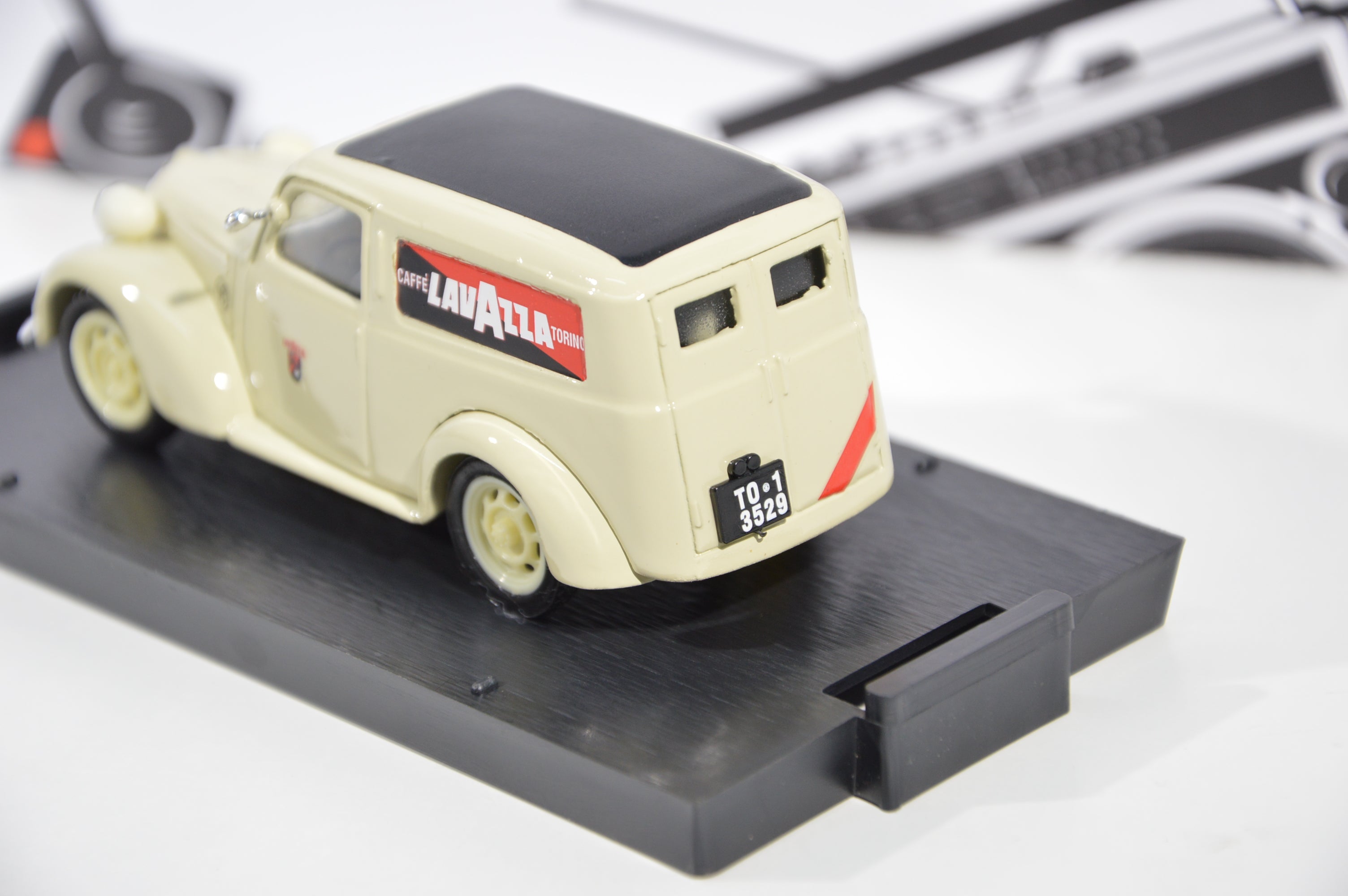 Fiat 1100 E Furgone Lavazza 1950 Brumm 1:43