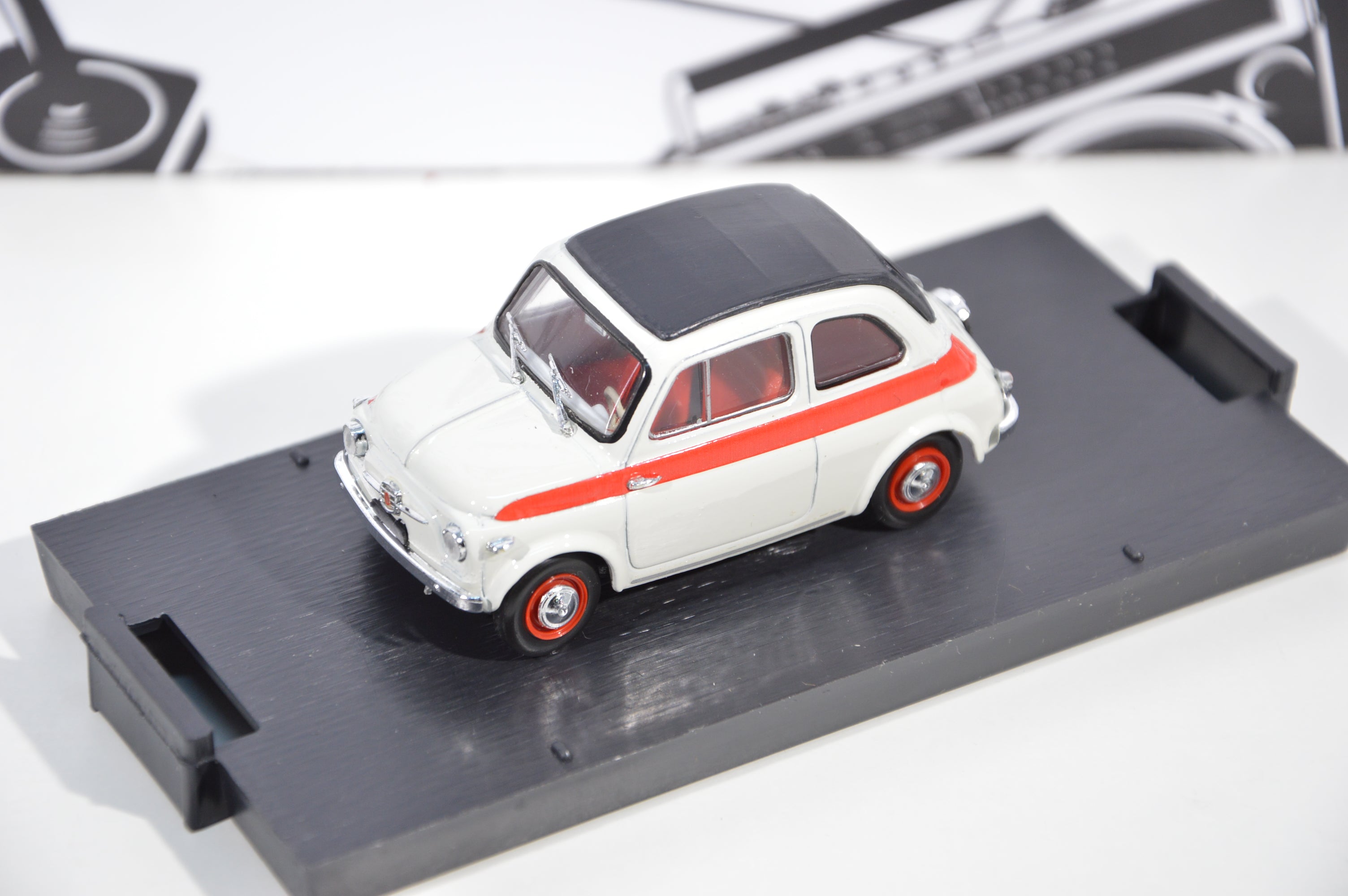 Fiat nuova 500 sport chiusa 1957 Brumm 1:43