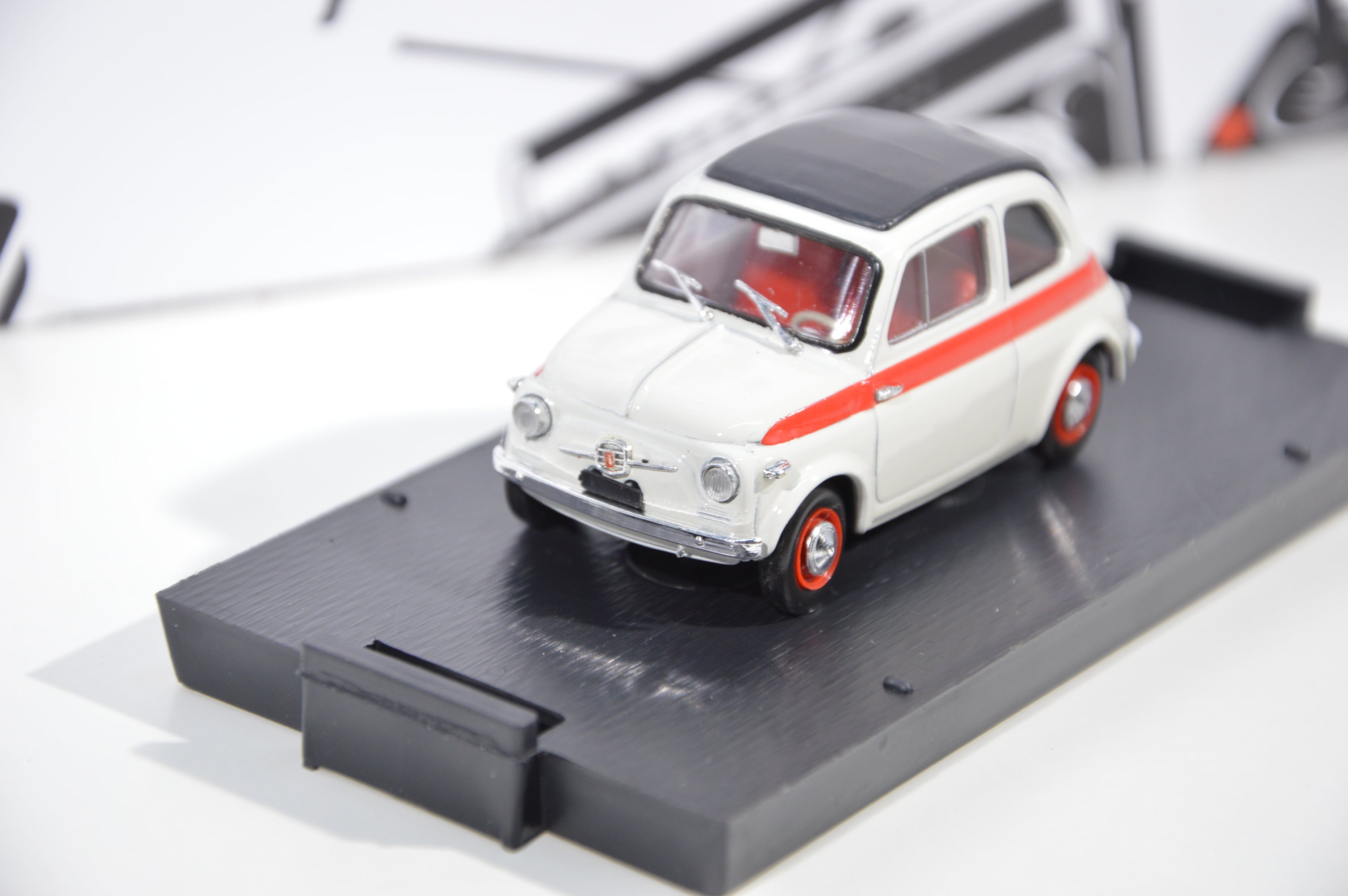 Fiat nuova 500 sport chiusa 1957 Brumm 1:43