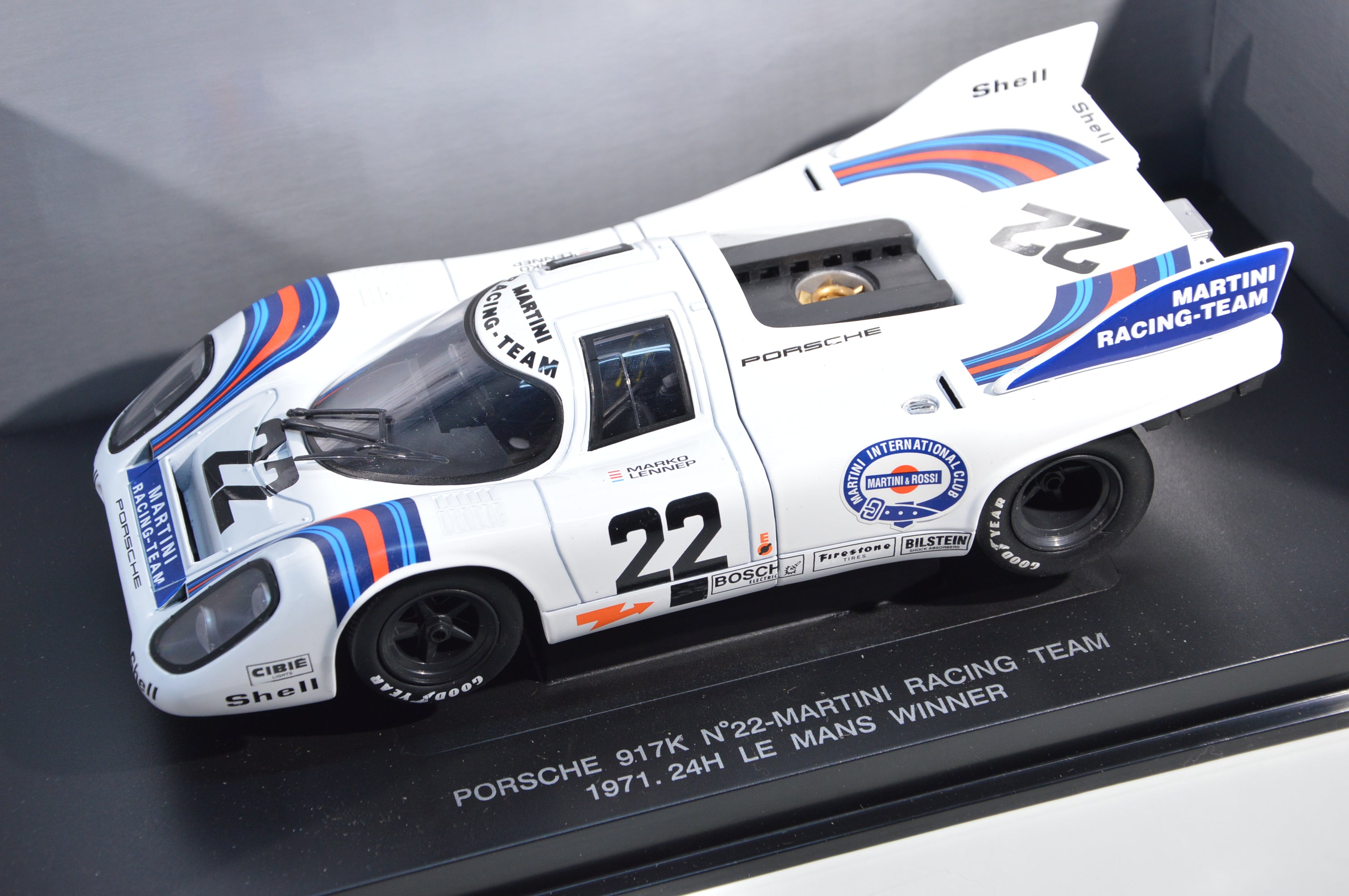 Porsche 917K Martini racing team Universal Hobbies scala 1:18