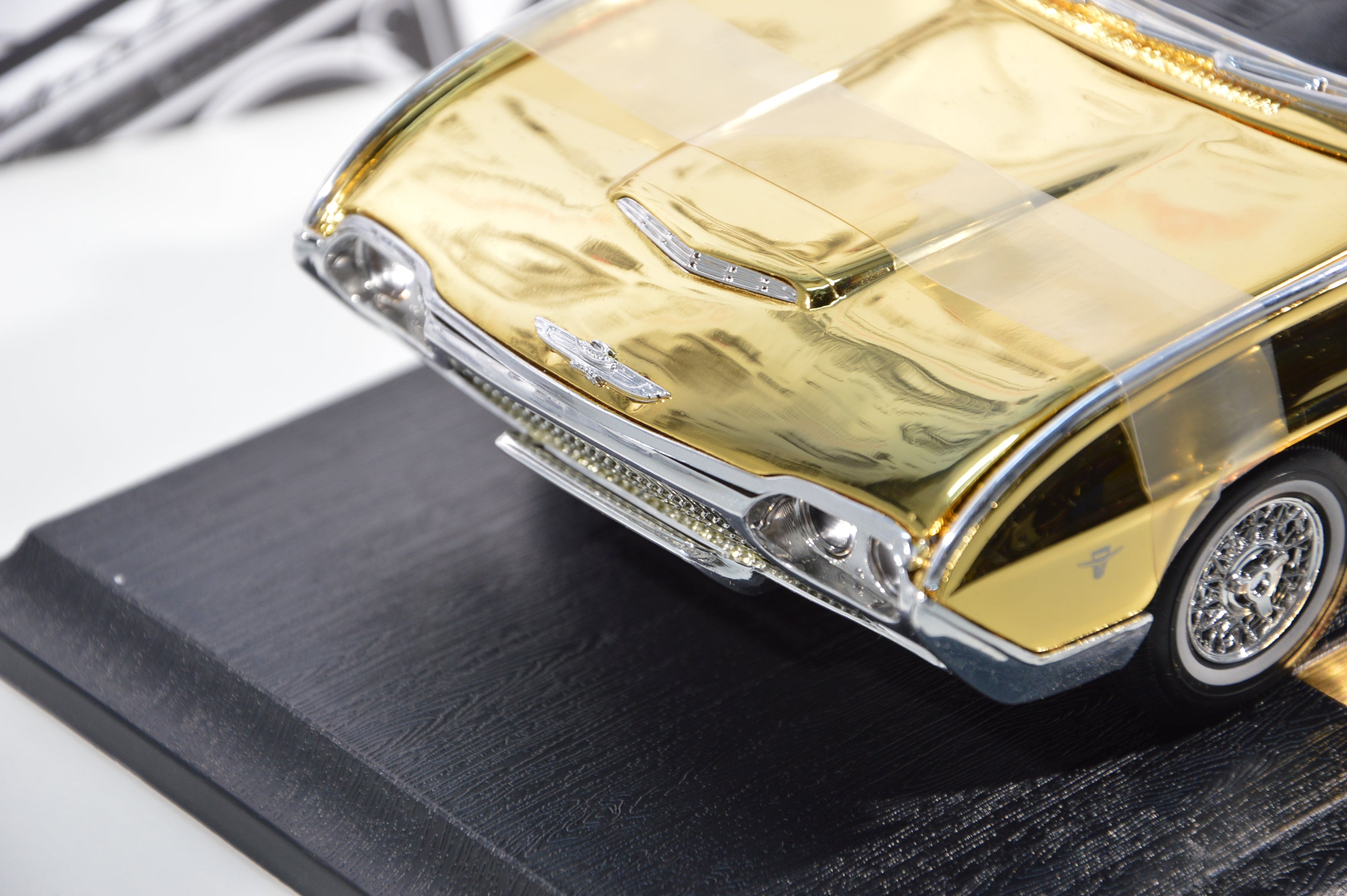 Ford Thunderbird 1963 Gold limited edition Anson scala 1:18
