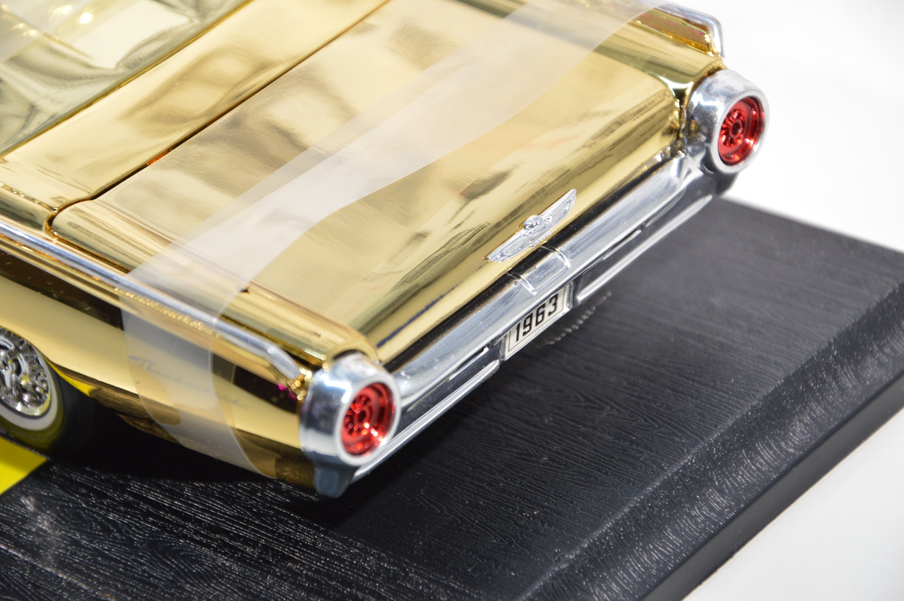 Ford Thunderbird 1963 Gold limited edition Anson scala 1:18