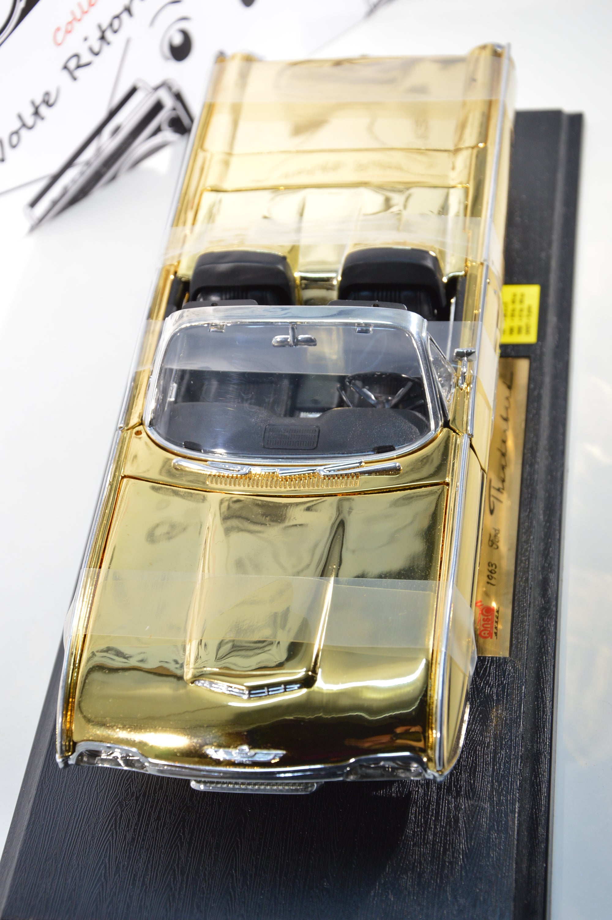 Ford Thunderbird 1963 Gold limited edition Anson scala 1:18