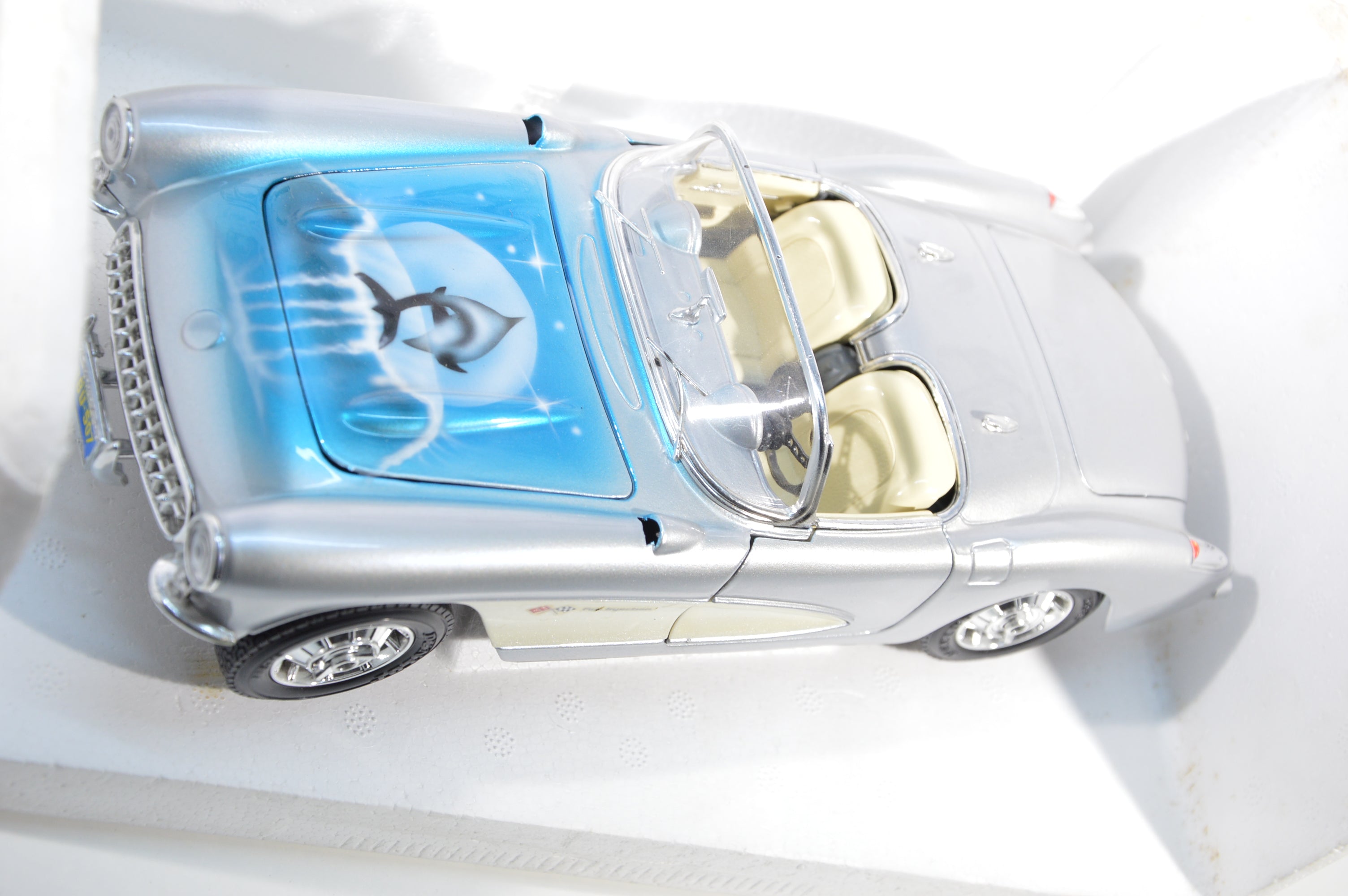 Chevrolet Corvette 1957 Delphinmotiv Braccio e Gotz scala 1/18