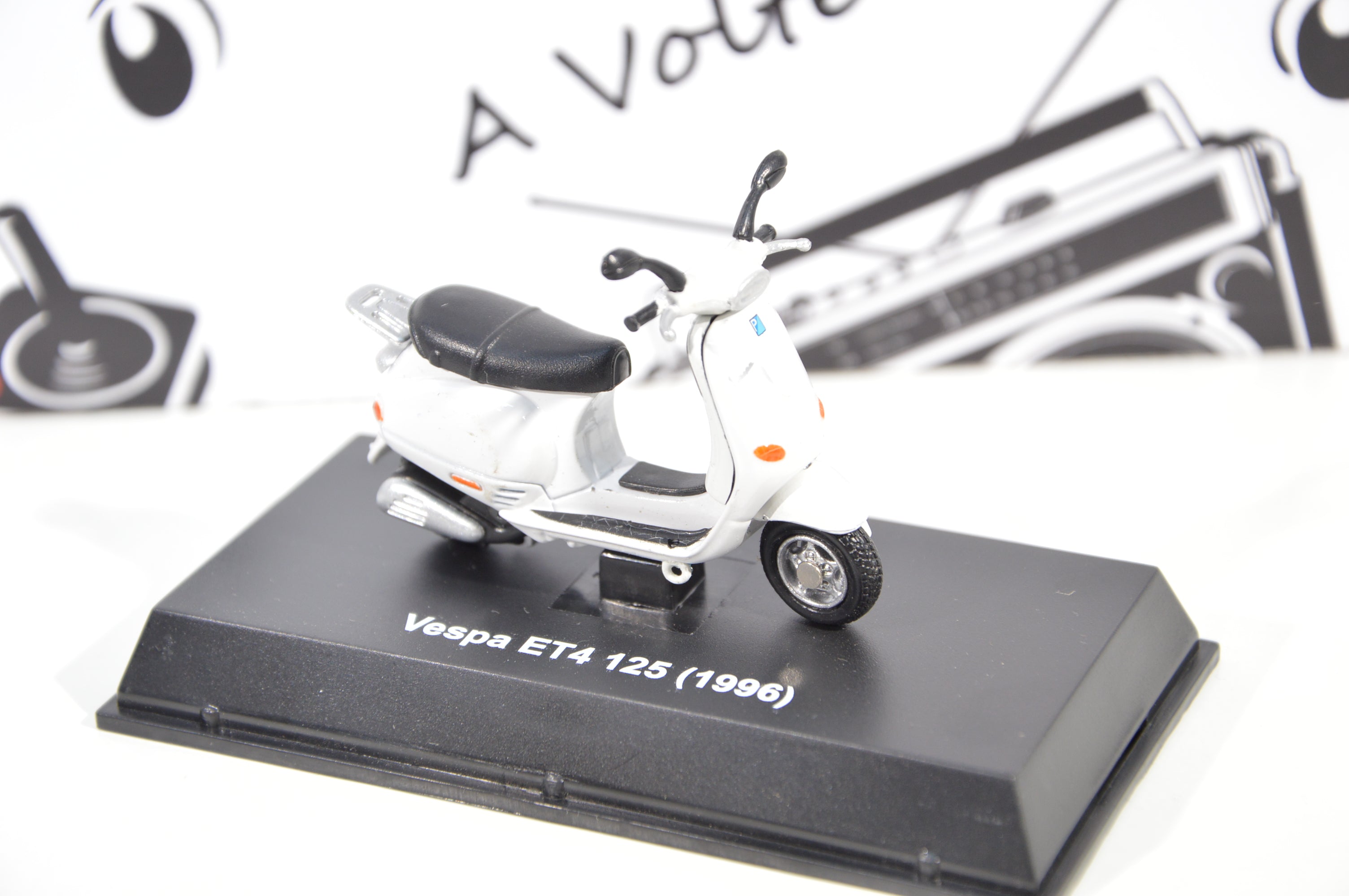 Vespa ET4 125 (1996) New Ray scala 1:32