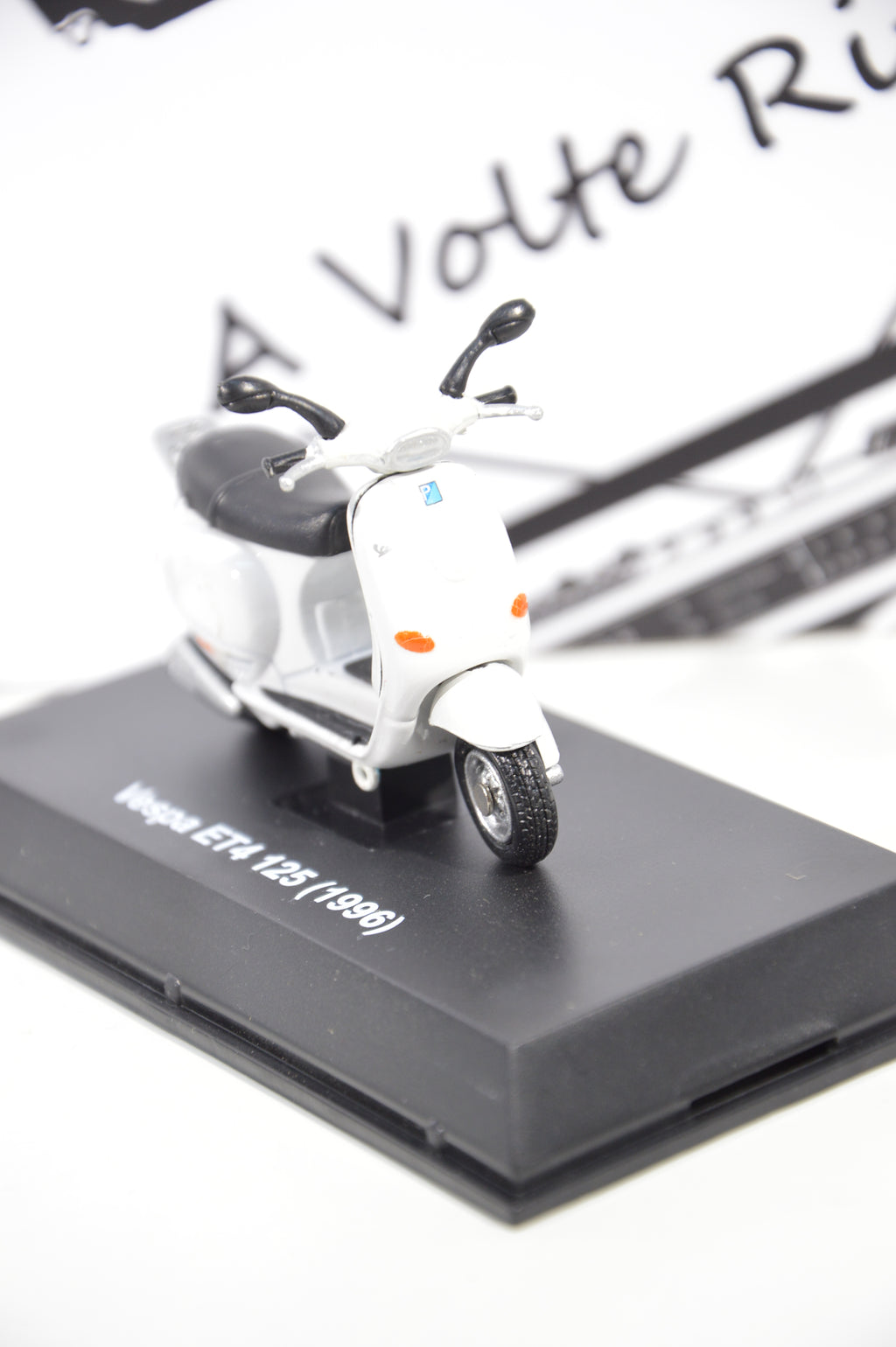 Vespa ET4 125 (1996) New Ray scala 1:32
