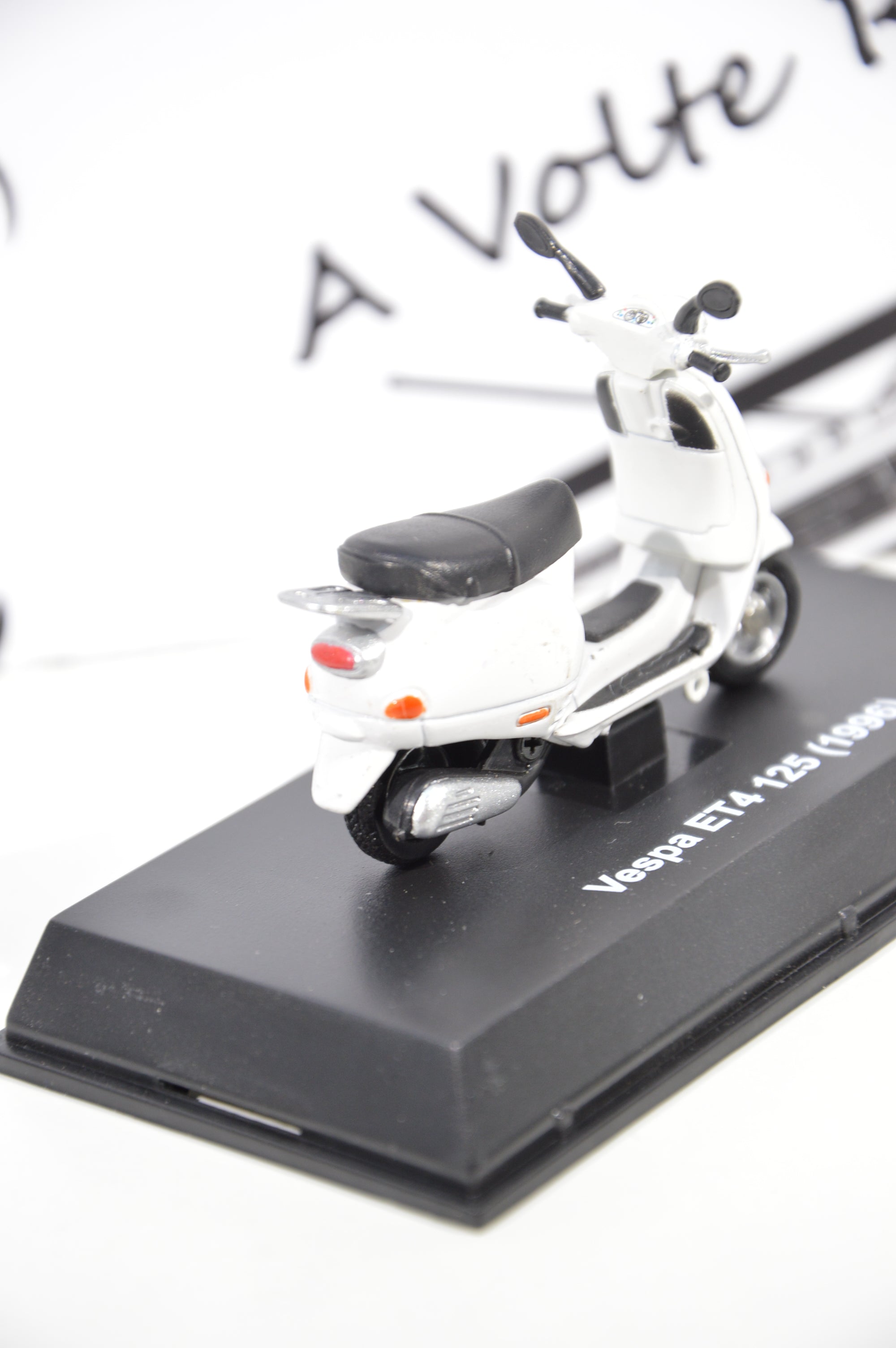 Vespa ET4 125 (1996) New Ray scala 1:32