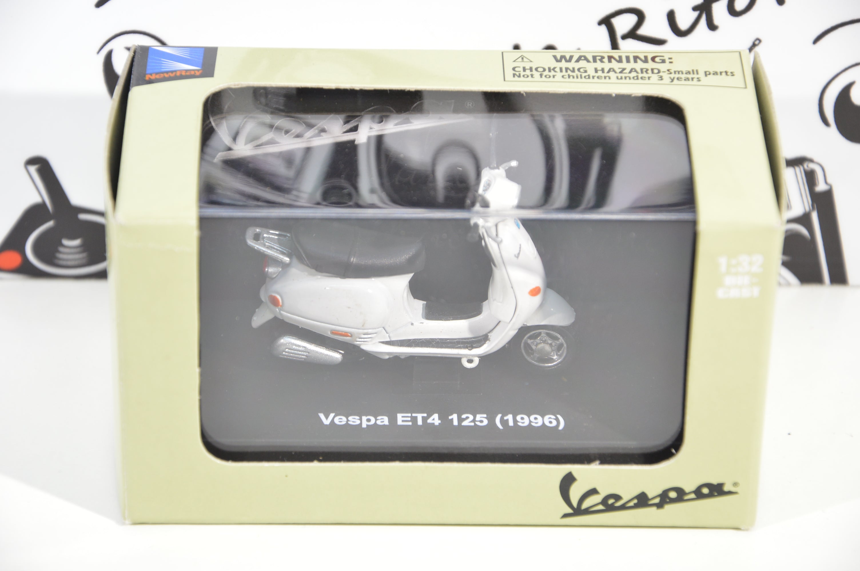 Vespa ET4 125 (1996) New Ray scala 1:32