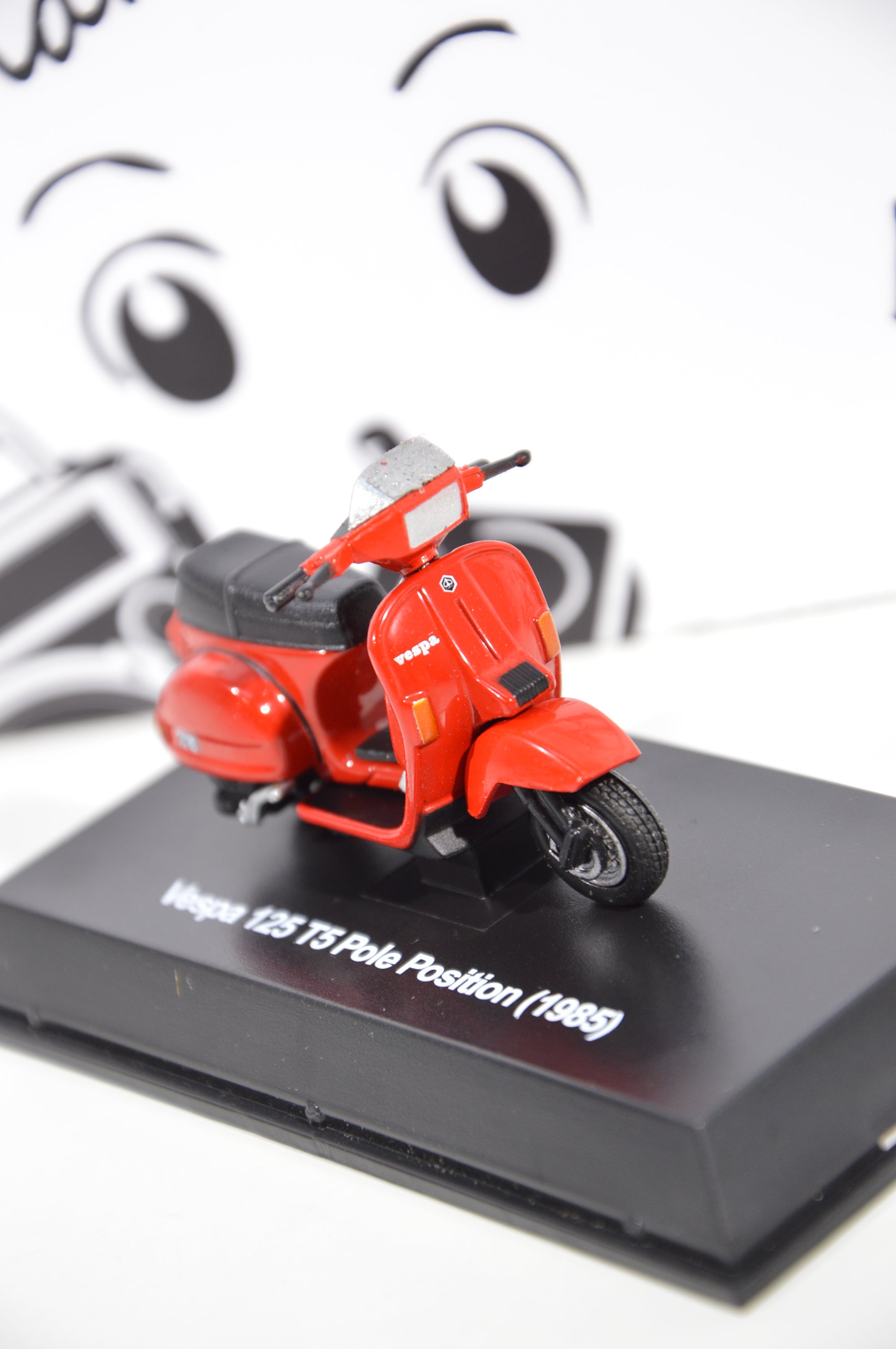 Vespa 125 T5 Pole position (1985) New Ray scala 1:32