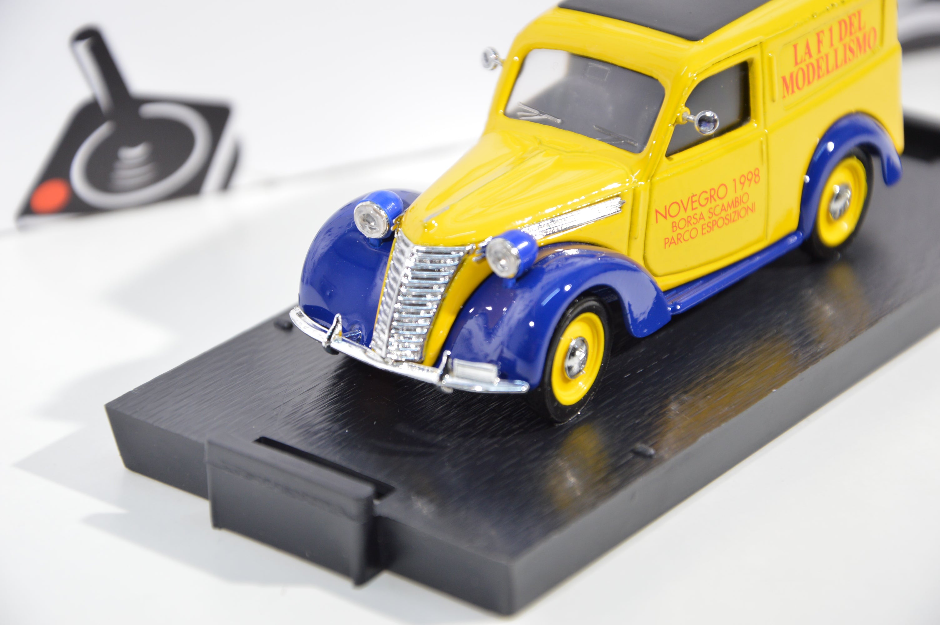 Fiat 1100 E furgone 1948 Novegro 1998 Brumm scala 1:43 limited edition die cast