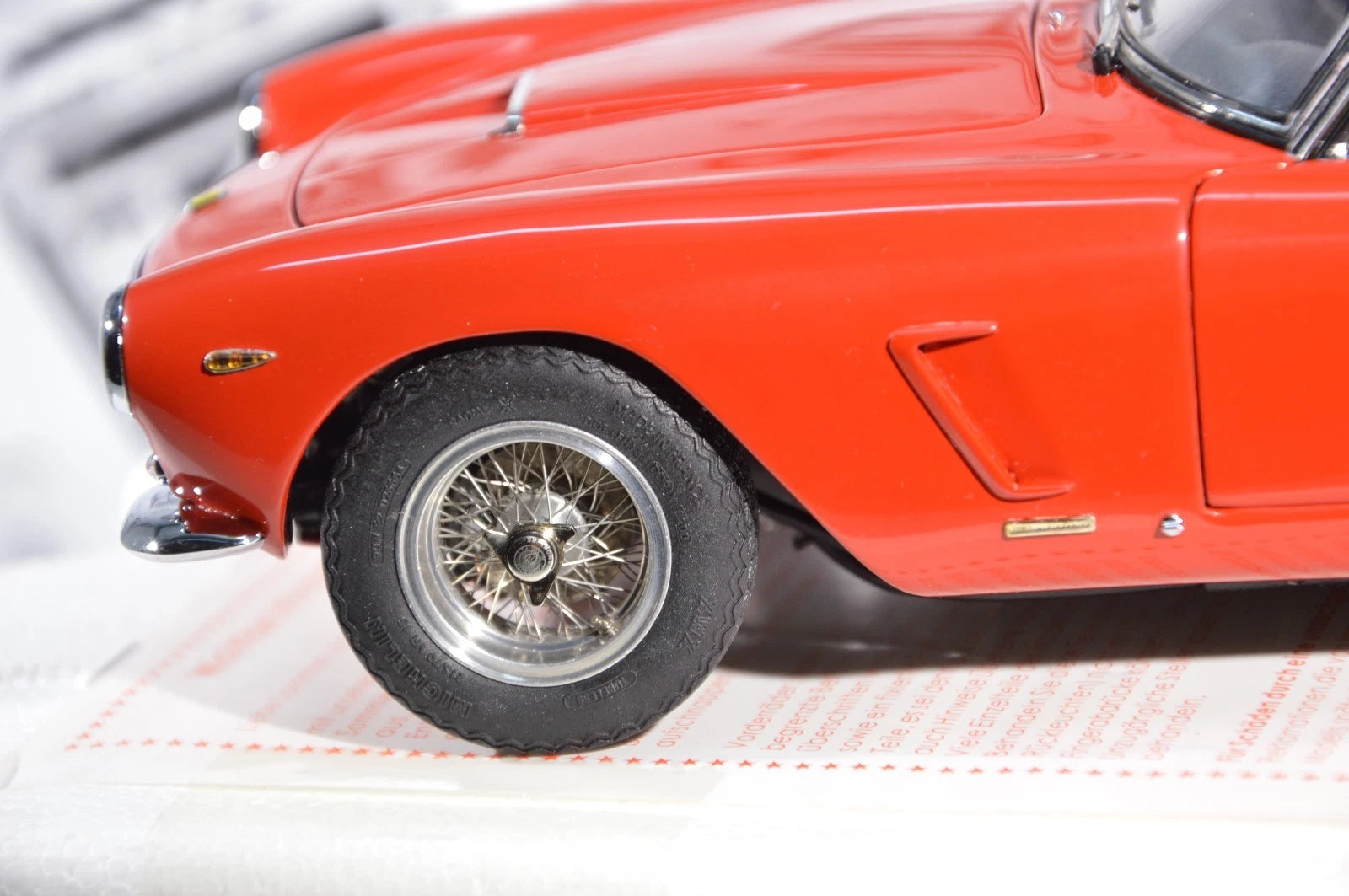 Cmc Ferrari 250 GT Berlinetta passo corto SWB 1961 scala 1:18