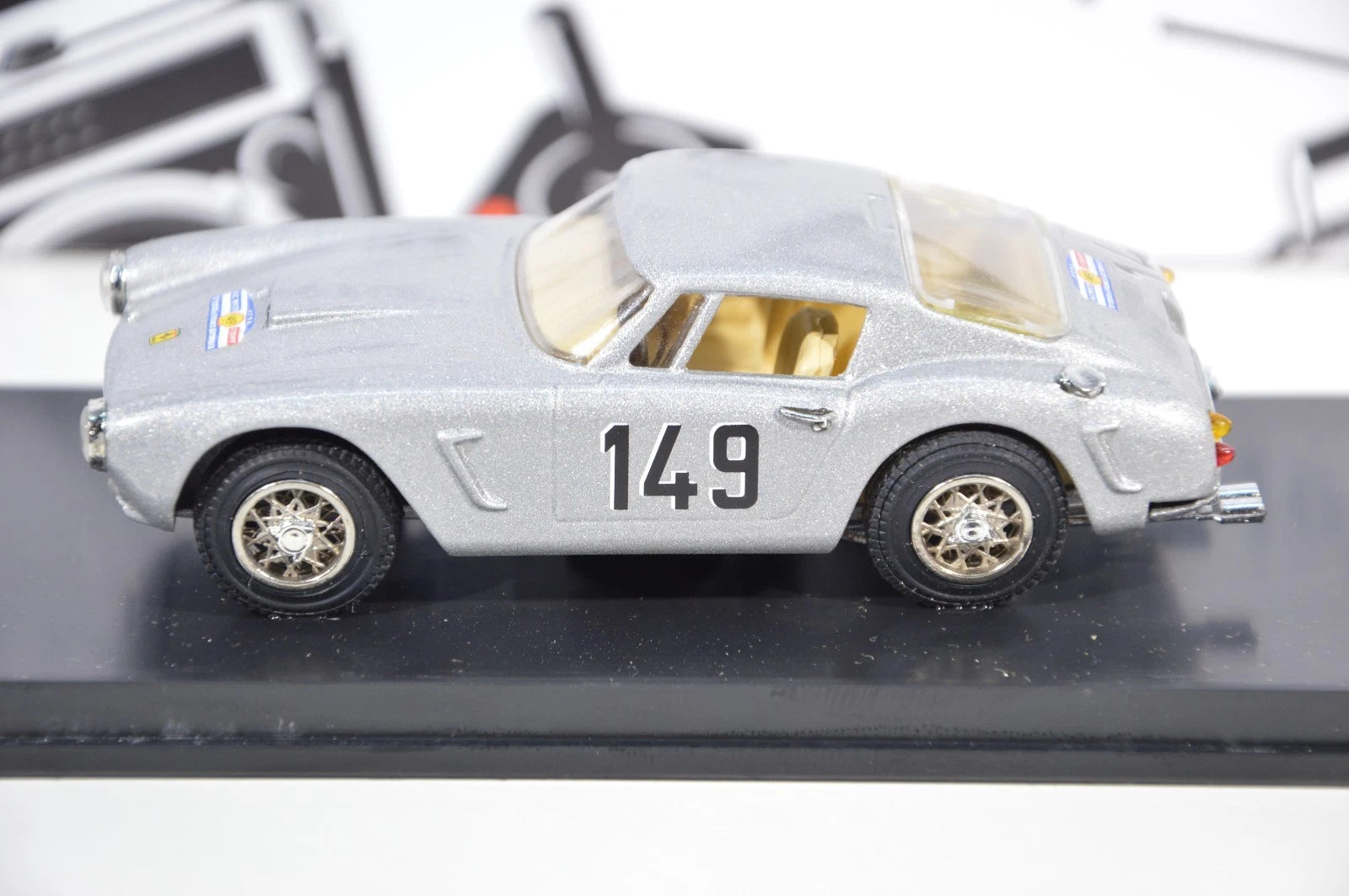 Ferrari 250 SWB Scaglietti corsa scala 1:43 Old cars