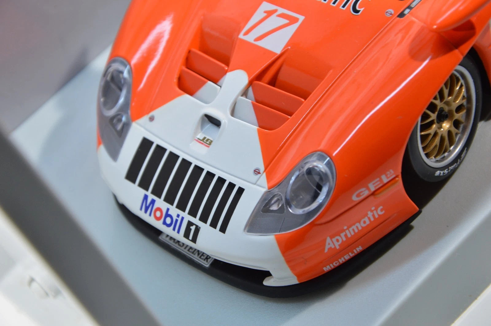 Porsche 911 GT1 Collard/Baldi Ut models 1:18