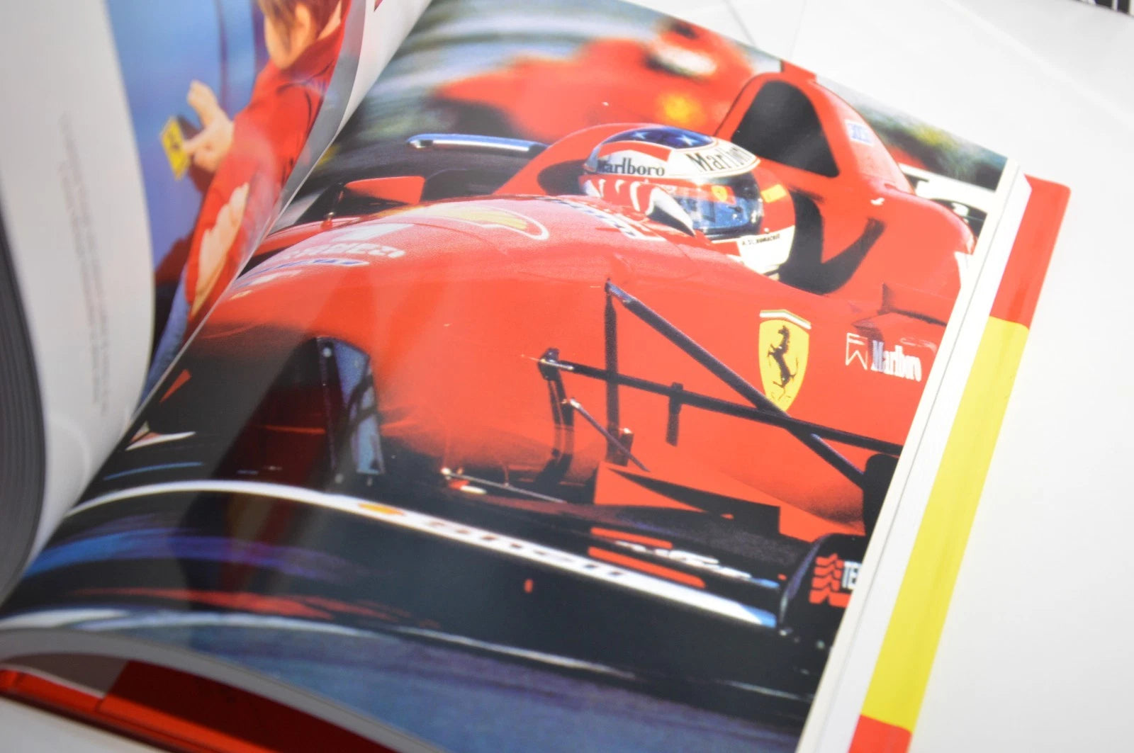 L'angelo rosso libro storie e leggende di Enzo Ferrari