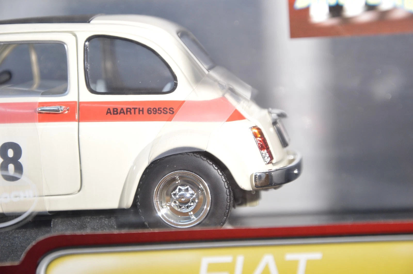 Fiat 1963 Abarth 695SS Yat Ming 1:18