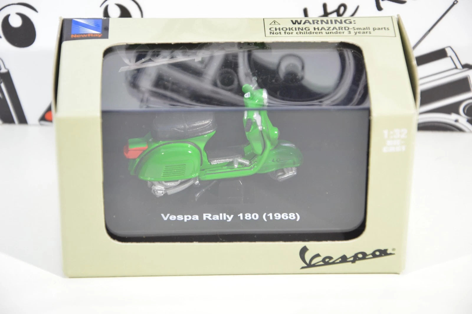 Vespa Rally 180 1968 New Ray scala 1:32