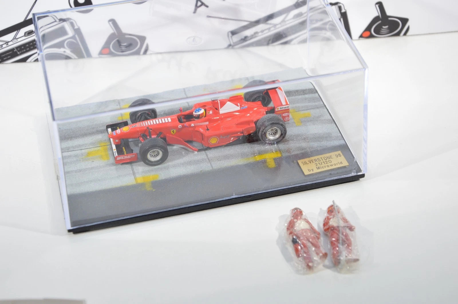 Diorama Ferrari Silverstone 1998 Microworld 1:43