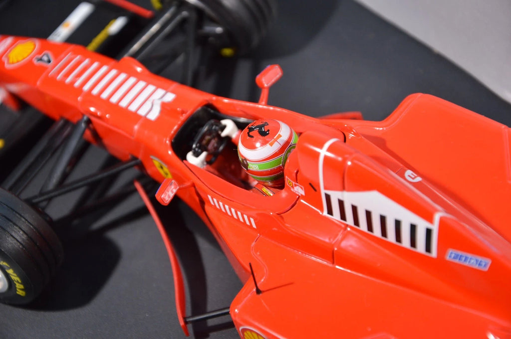 Ferrari F1 Eddie Irvine Minichamps 1:18