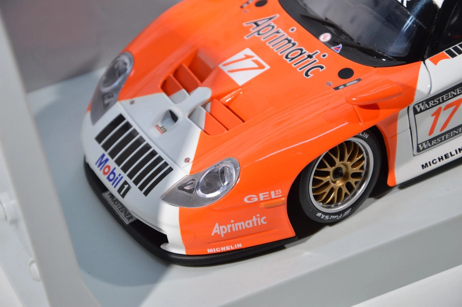 Porsche 911 GT1 Collard/Baldi Ut models 1:18