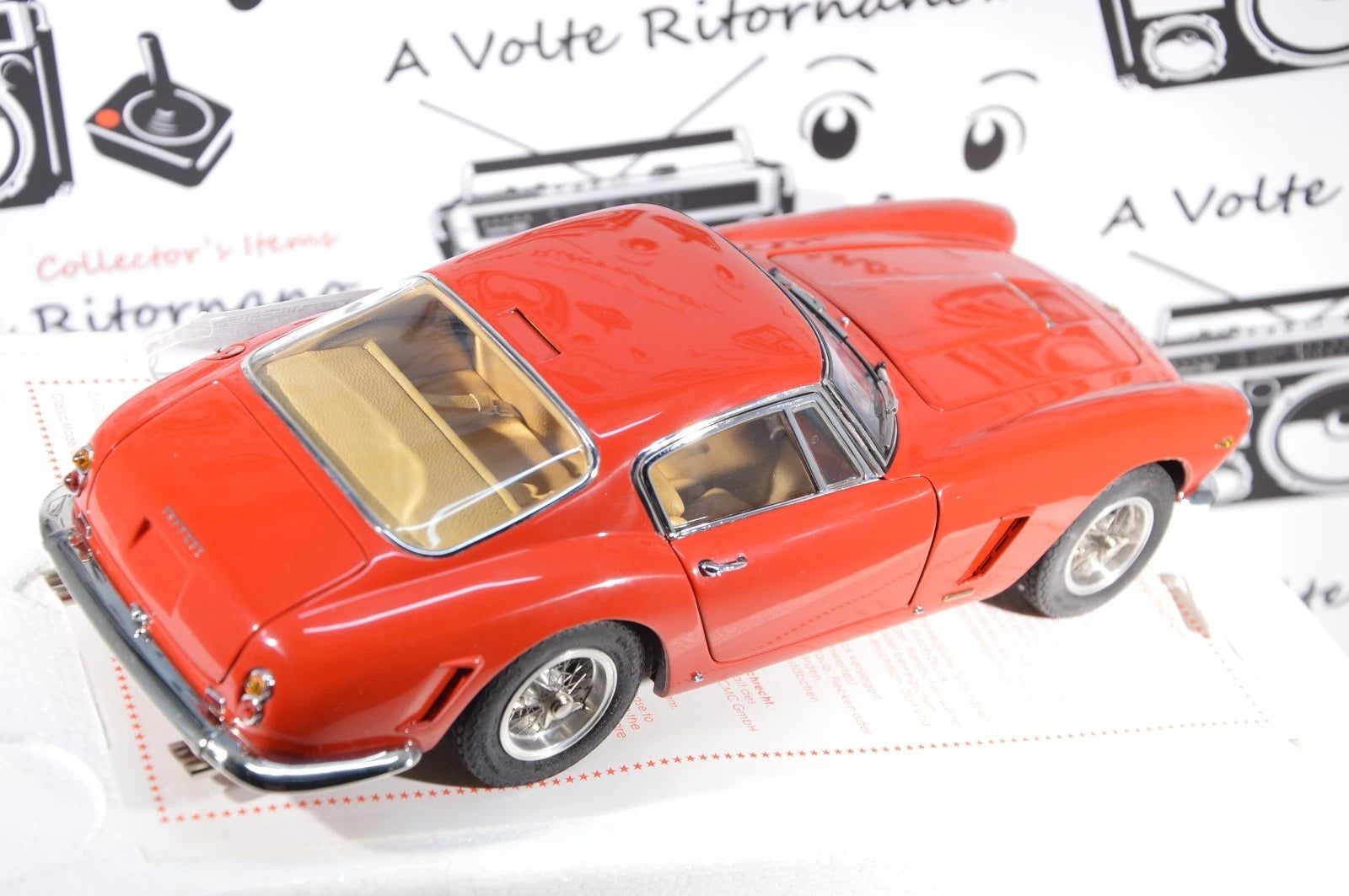 Cmc Ferrari 250 GT Berlinetta passo corto SWB 1961 scala 1:18