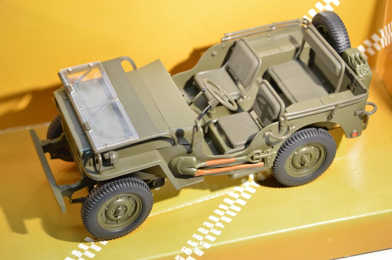 Hotchkiss M 201 Ut models scala 1:18