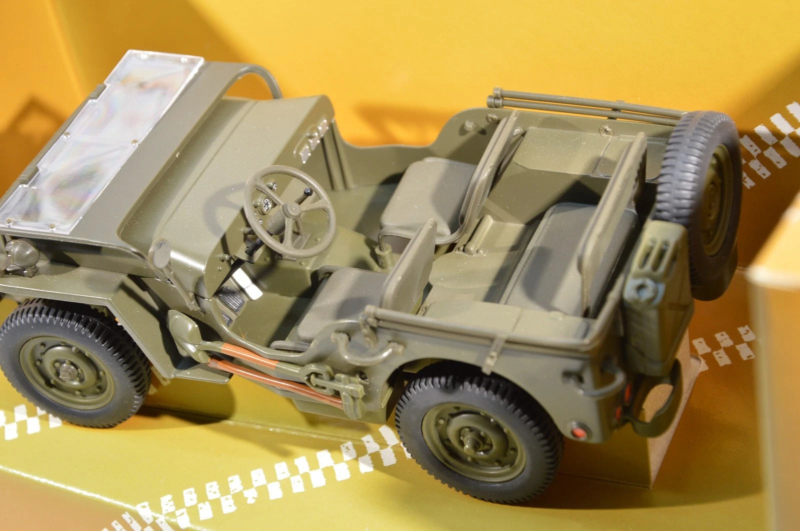 Hotchkiss M 201 Ut models scala 1:18