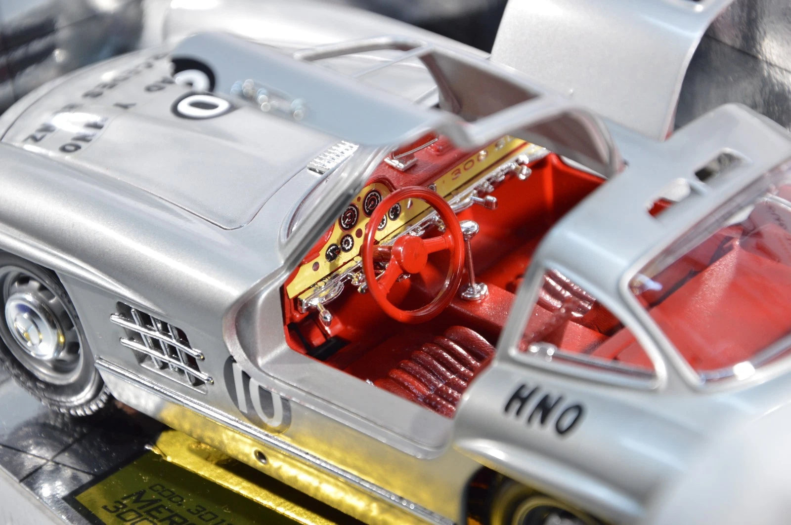 Mercedes-Benz 300 SL 1954 scala 1:18 Bburago