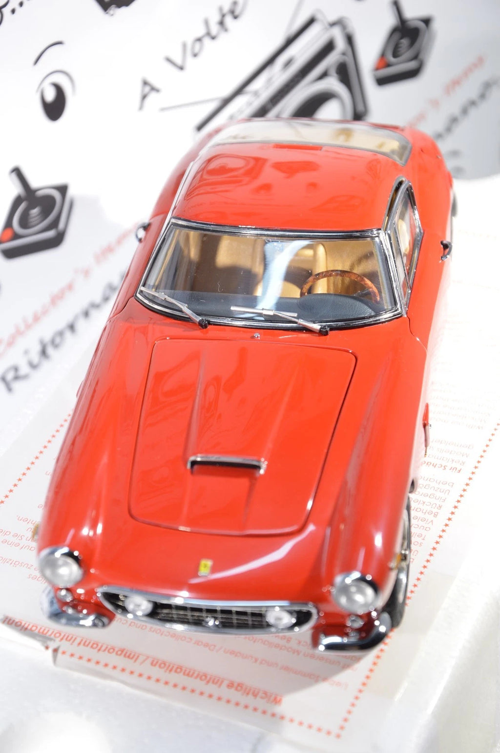 Cmc Ferrari 250 GT Berlinetta passo corto SWB 1961 scala 1:18