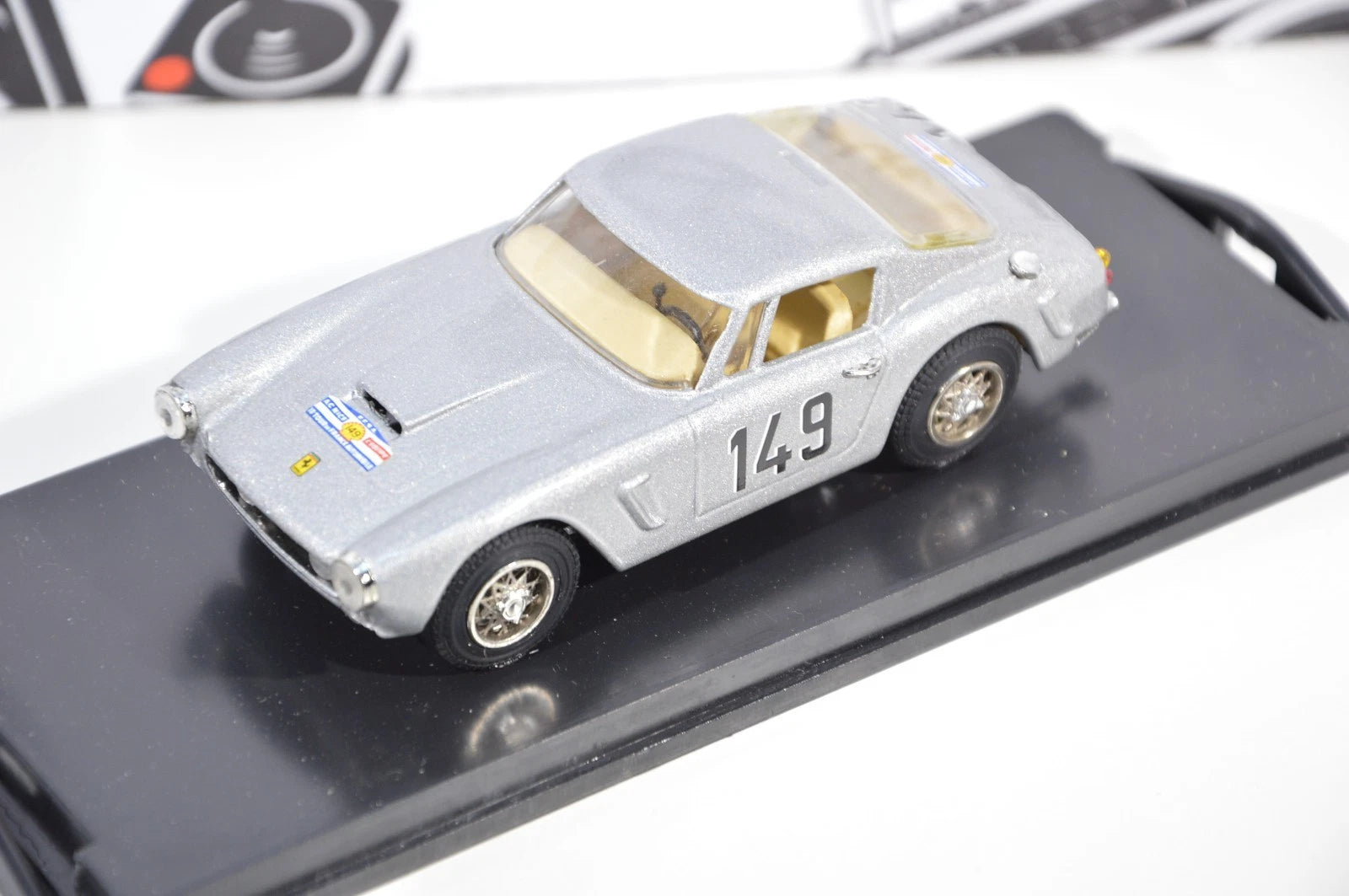 Ferrari 250 SWB Scaglietti corsa scala 1:43 Old cars